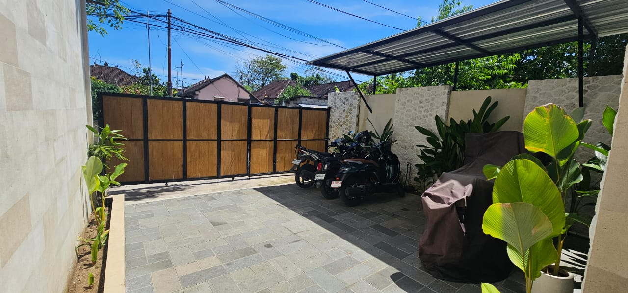 Modern 3BR Villa w/ Rooftop Patio and Private Pool, Beachfront Setting, photo 13