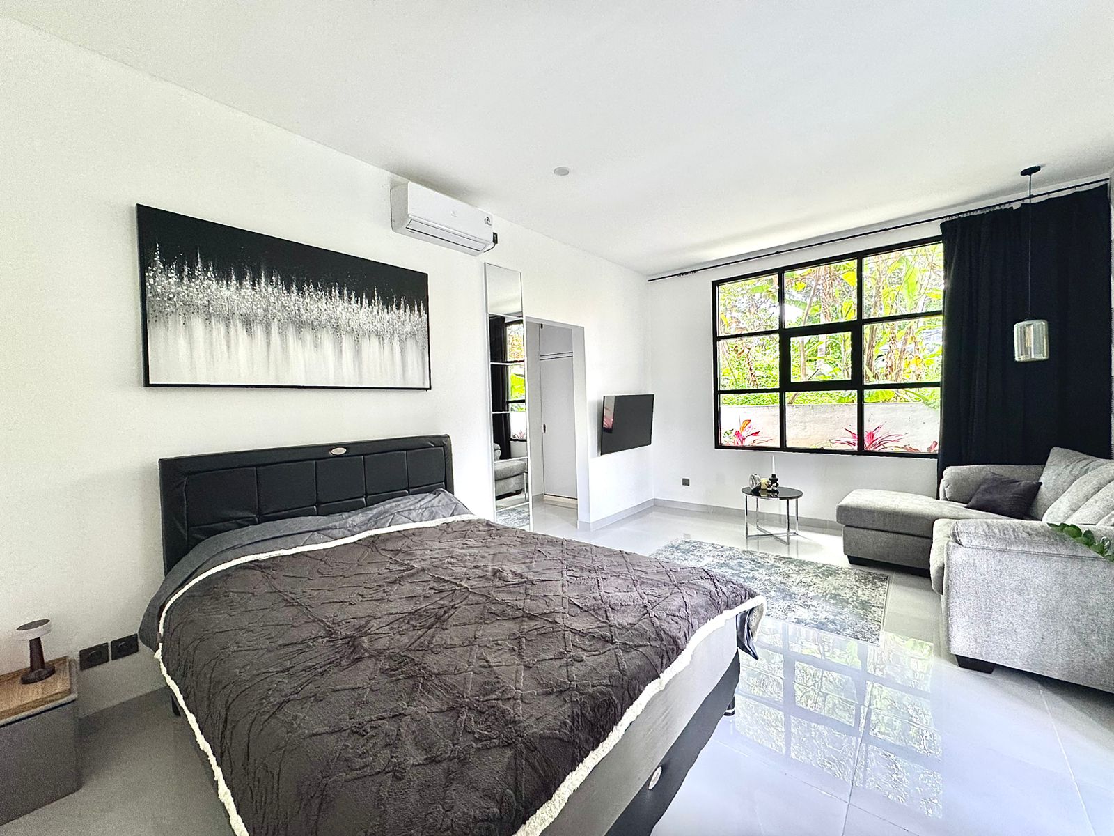 Minimalist 2BR Villa w/ Rooftop Patio and Panoramic Views, Quiet Residential Setting, photo 18