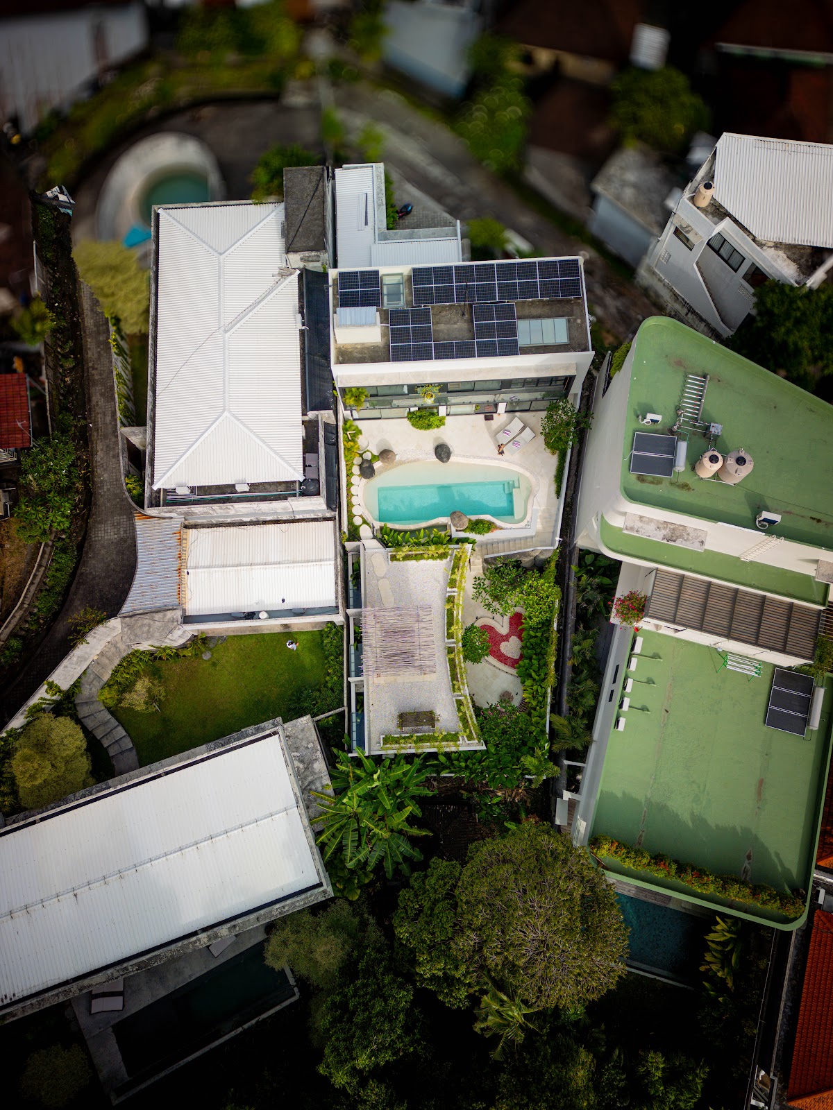 Luxury 6BR Eco Estate w/ 15m Infinity Pool, Solar Power, and Jacuzzi, photo 13