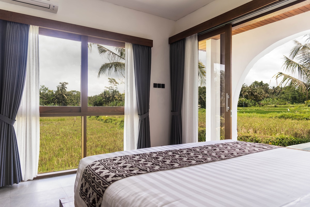 Sun-Drenched 3BR Villa w/ Private Pool and Sunset Views, Rice Field Setting, photo 25