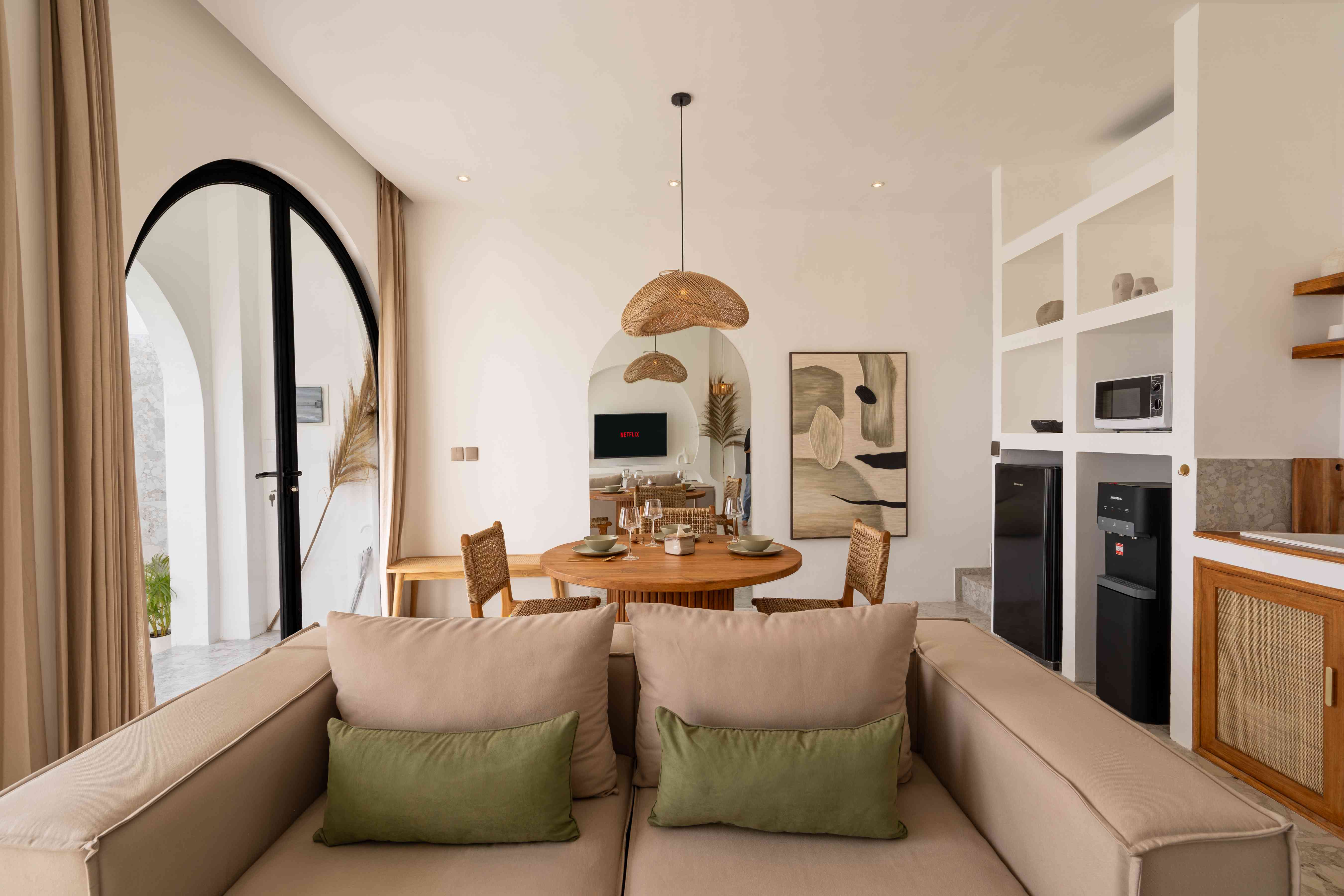 Sleek 1BR Villa w/ Rooftop Patio and Sunset Views, photo 16