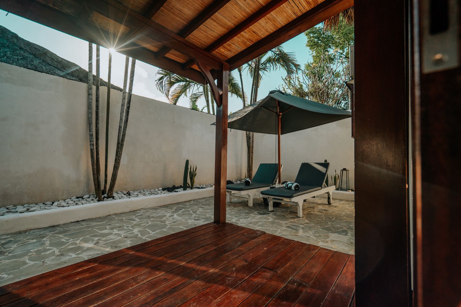 Spacious 4BR Villa w/ Pool and Jungle Views, Quiet Lane, photo 3