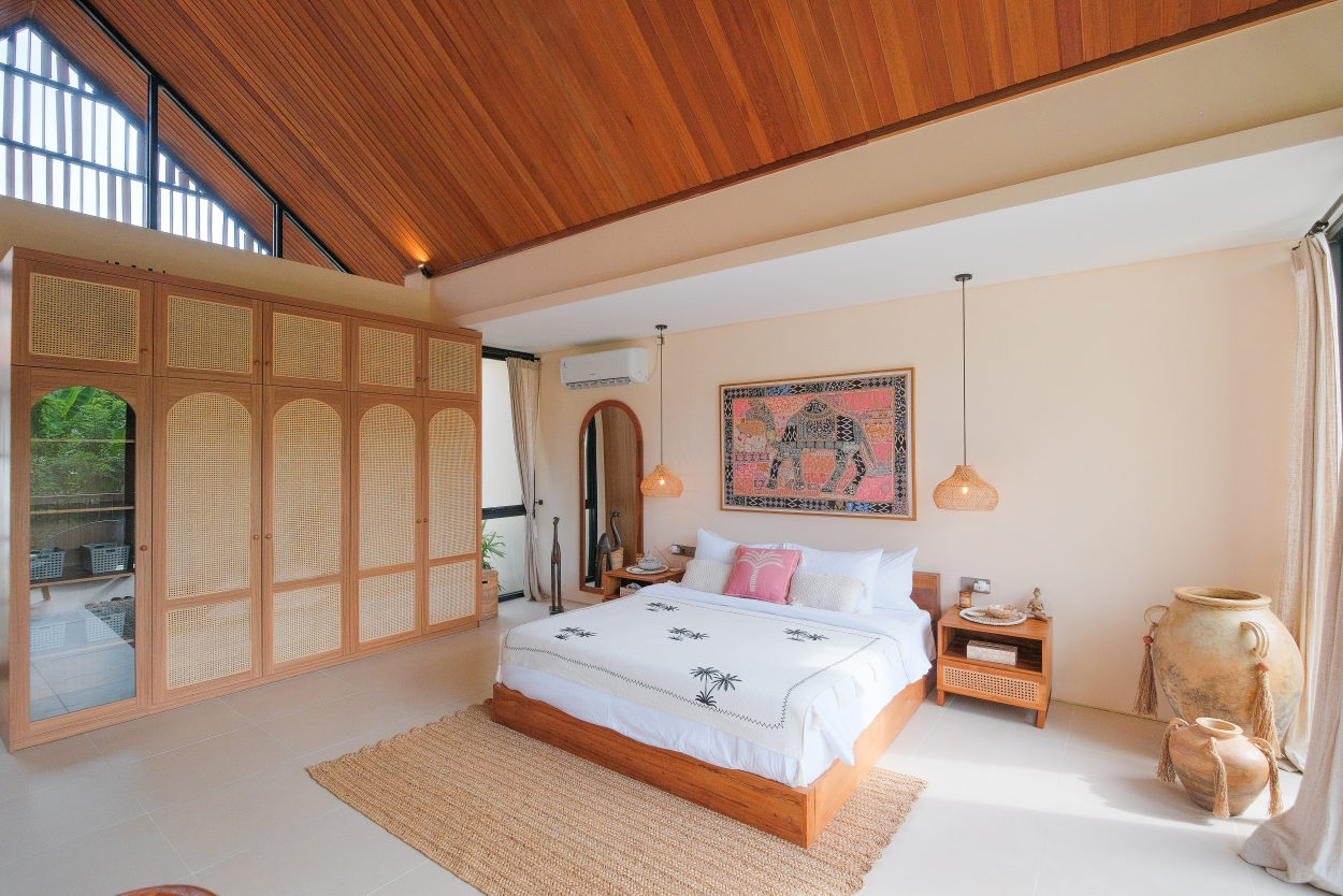Modern 1BR Townhouse w/ Private Pool, Loft Bedroom & Workspace, photo 5