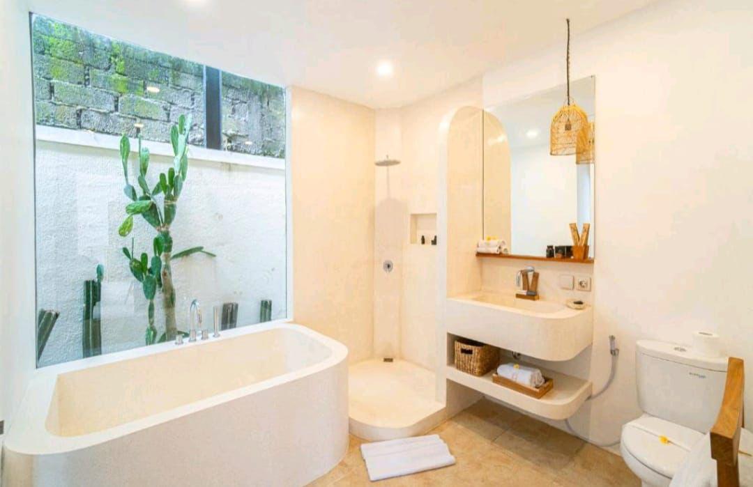 Modern 1BR Villa w/ Rooftop Patio and Private Pool, Beachfront Setting, photo 10