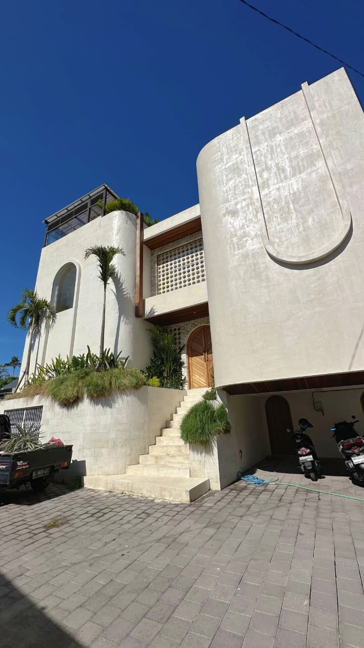 Spacious 3BR Villa w/ Private Pool and Rooftop Jacuzzi, Beachfront Setting, photo 4
