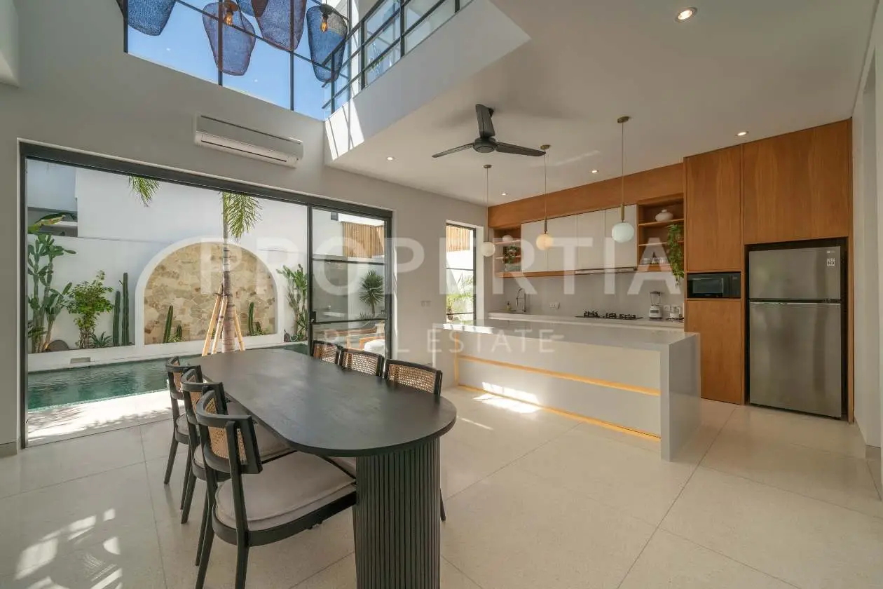 LUXURIOUS MOVE-IN READY FOUR-BEDROOM VILLA IN BERAWA, photo 3