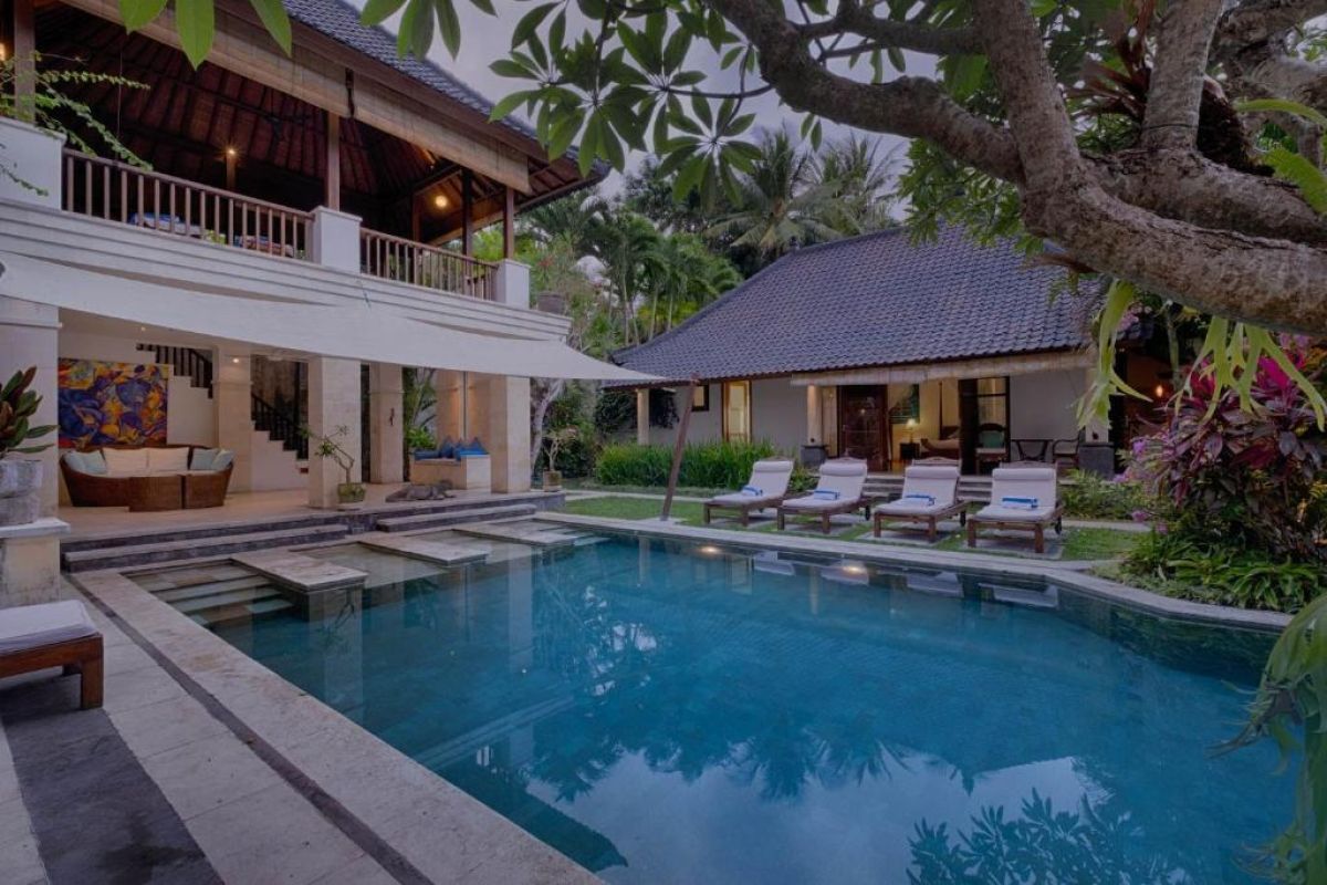 Kutus Kutus Saba - Five Bedrooms Pool Villa Beachfront