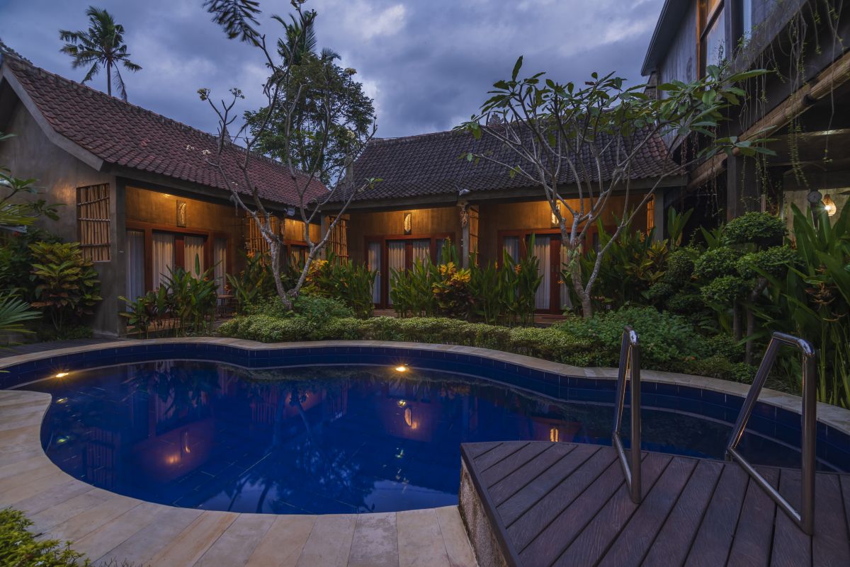 Double Room with Pool View Elemento Homestay - Bali