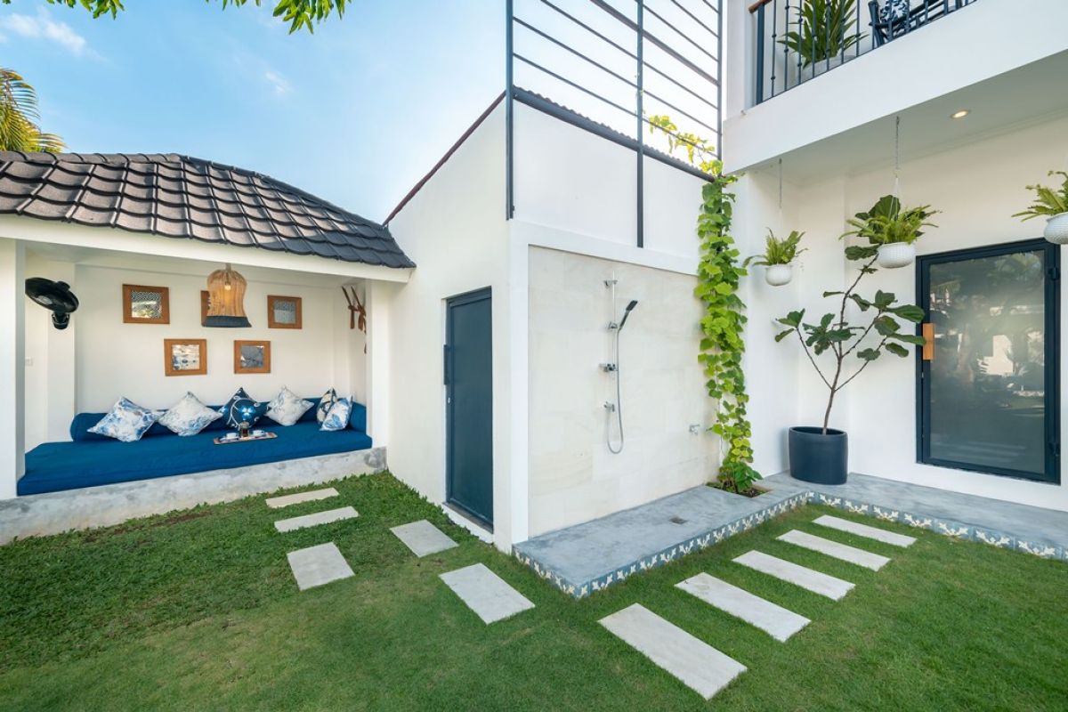 5 Bedrooms Villa Pintu Biru