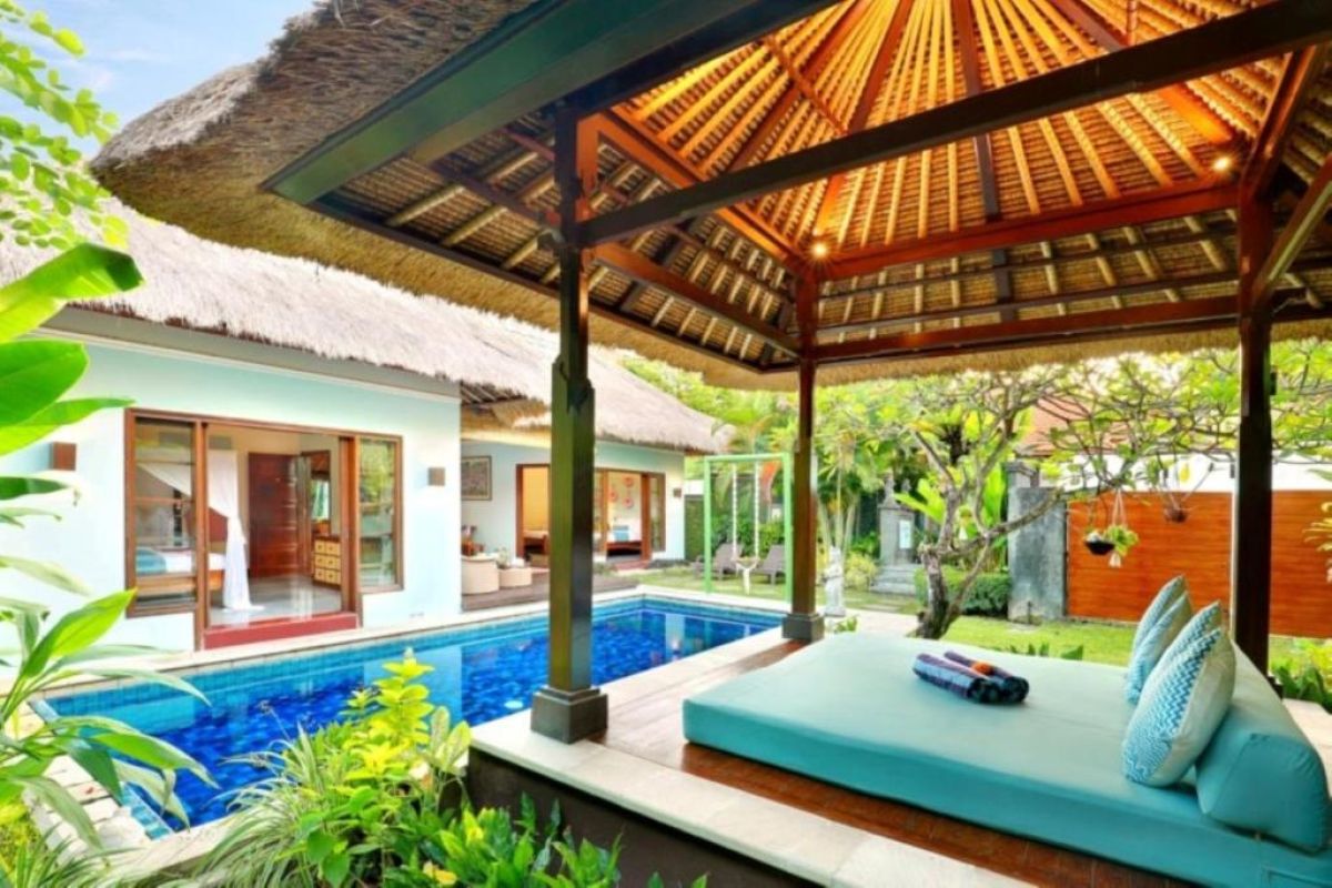 Royal Three Bedroom Villa Kecapi with Private Pool and Bathtub 