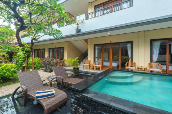  Triple Room Liliy Guest House Legian  2