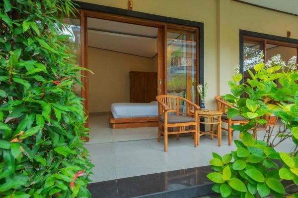  Triple Room Liliy Guest House Legian  4