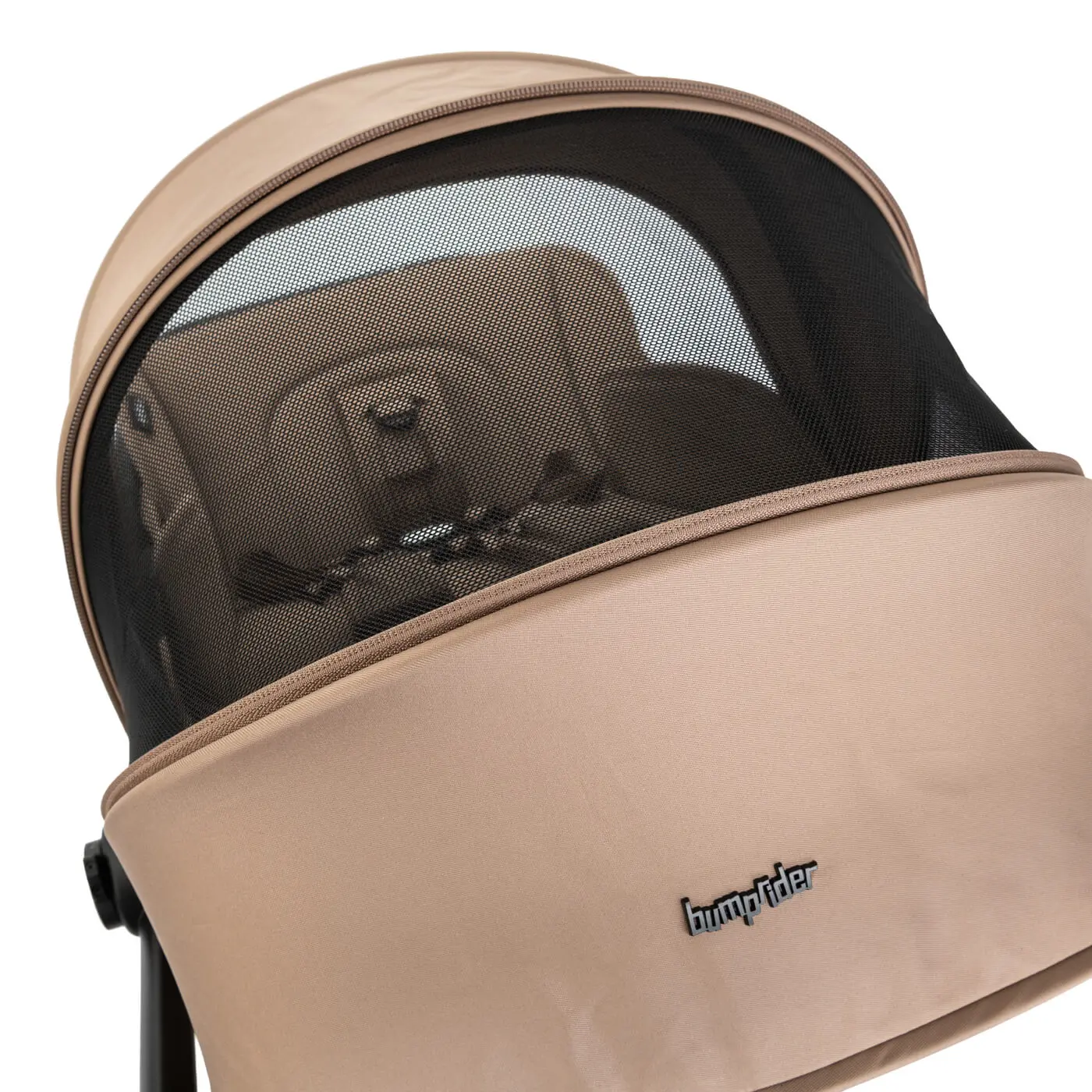 <p>ל Connect Mini גגון ארוך במיוחד עם חלון הצצפה ואיוורור גדול, כך שגם בימים חמים היא מעניק גם צל וגם סירקולציה של אויר נעים.</p> img