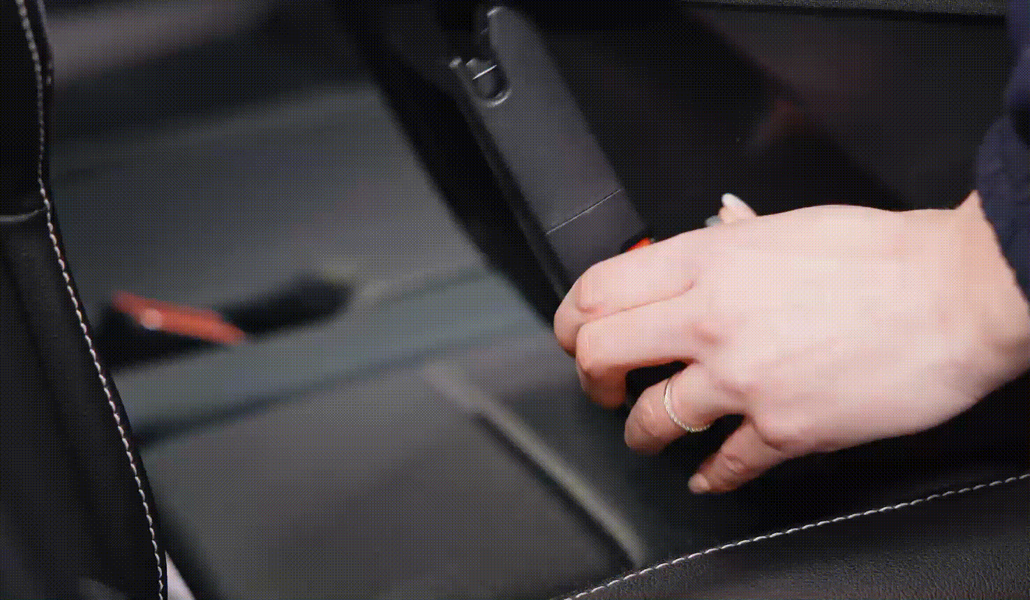 <p>עם חיבורי Isofix מובנים, תוכלו להתחבר במהירות וקלות לכל רכב סטנדרטי, אם מדובר ברכב של חברים, מונית, ההורים ועוד, אז שימו לב רק שהאדום הופך לירוק ואתם מוכנים!</p>
 img