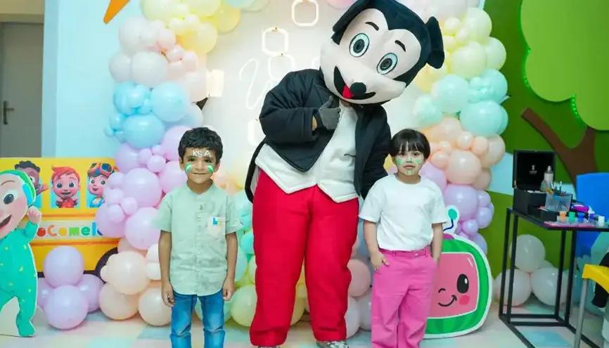 طفل ولعب للترفيه 5