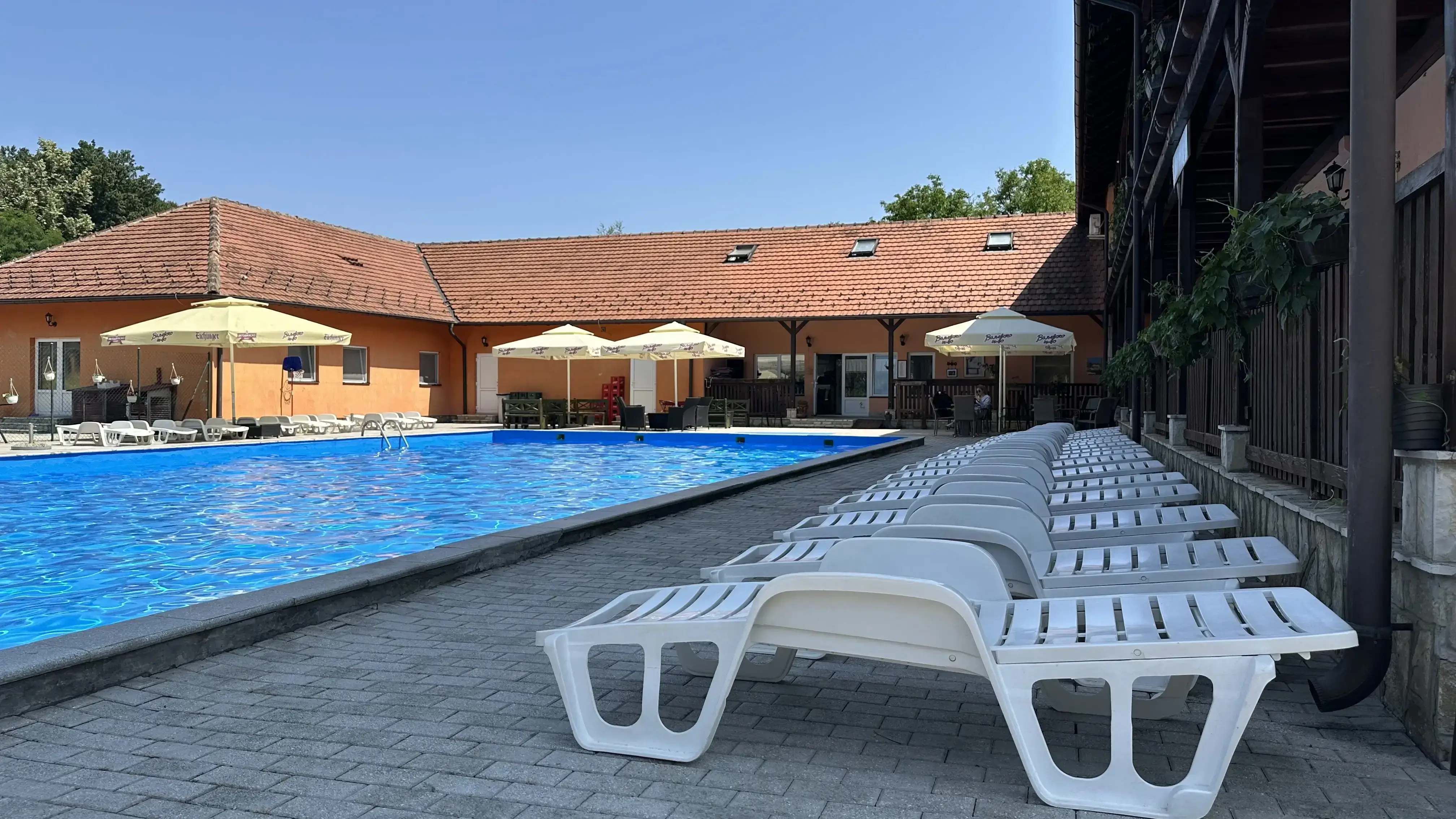 Galerija objekta i dvorišta - Slika 2