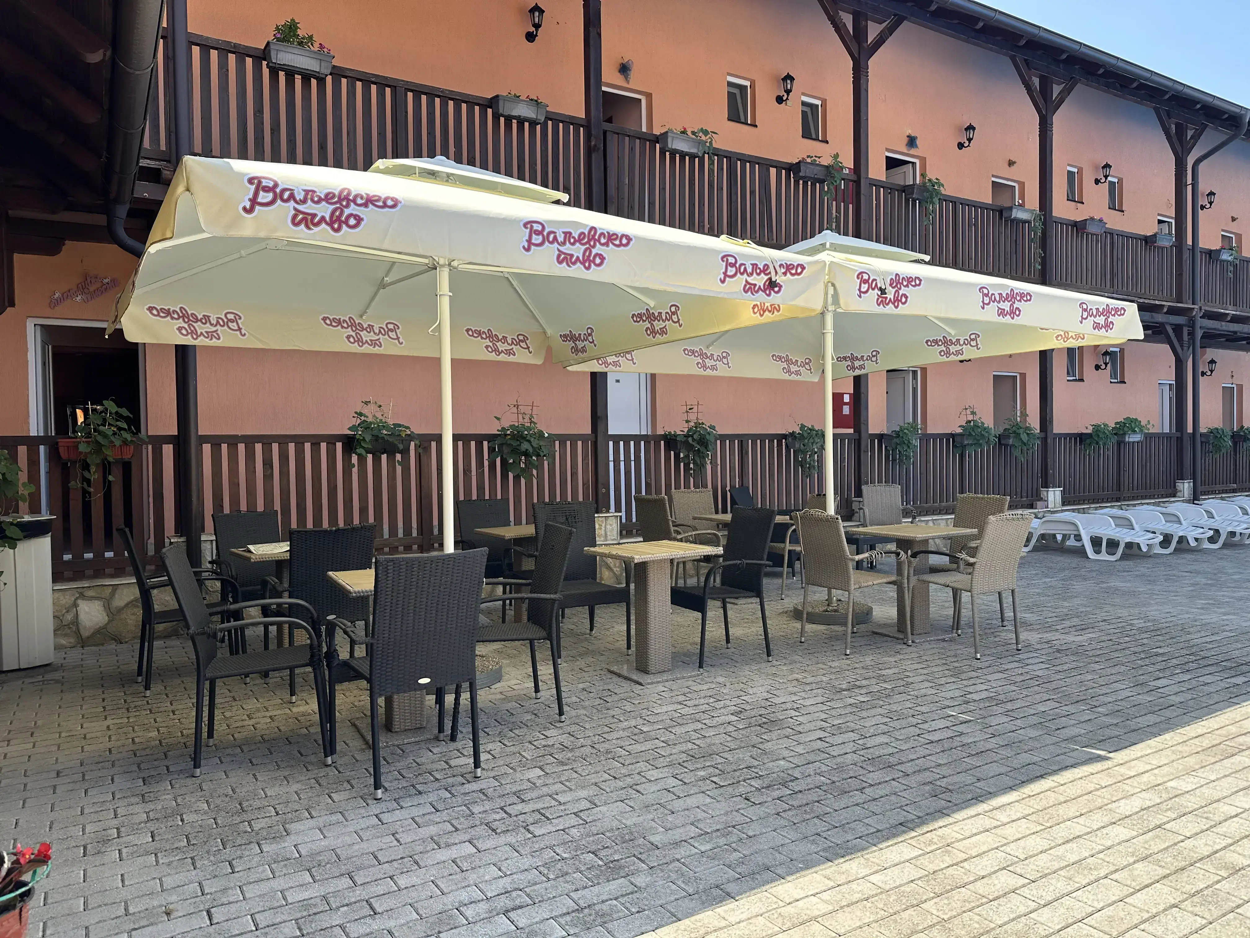 Galerija objekta i dvorišta - Slika 3