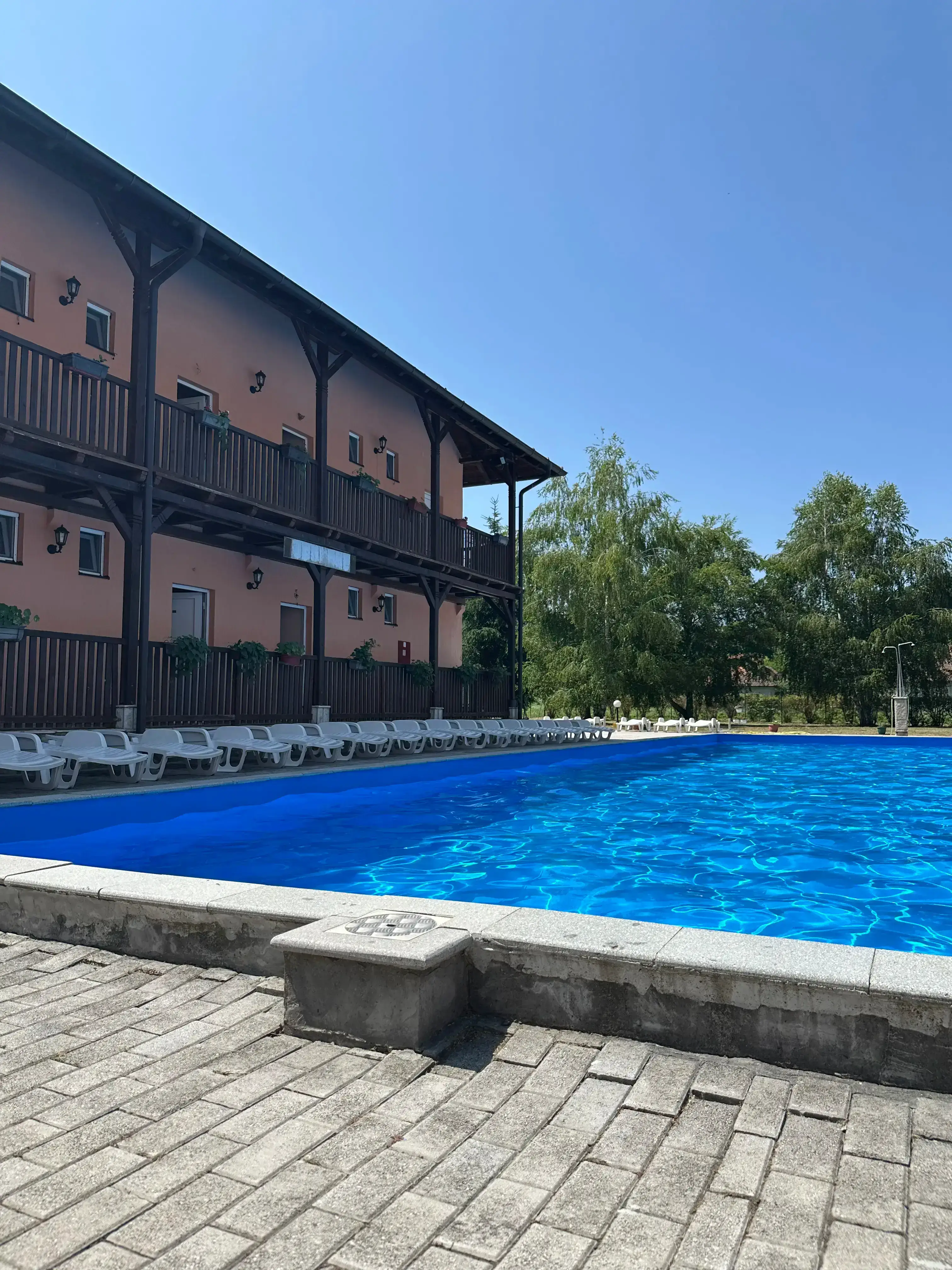 Galerija objekta i dvorišta - Slika 8