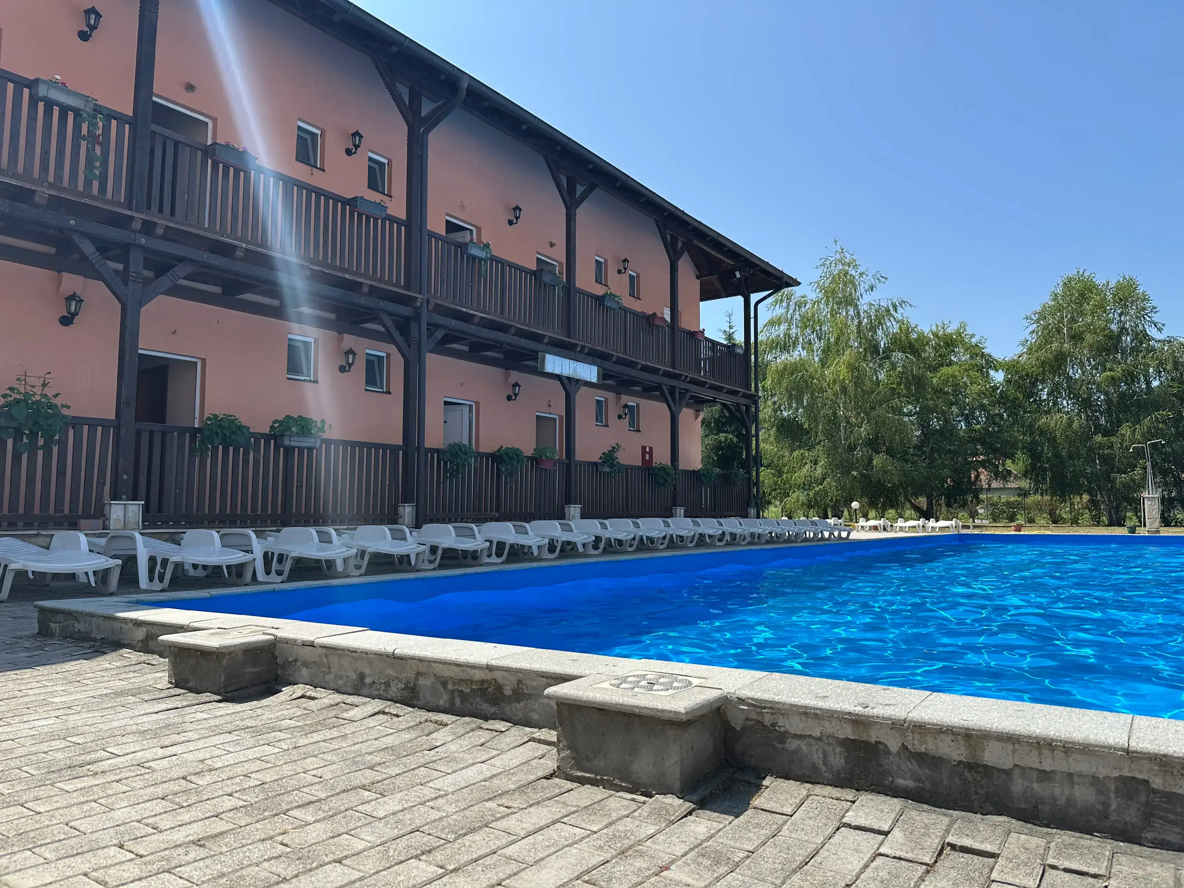 Galerija objekta i dvorišta - Slika 9