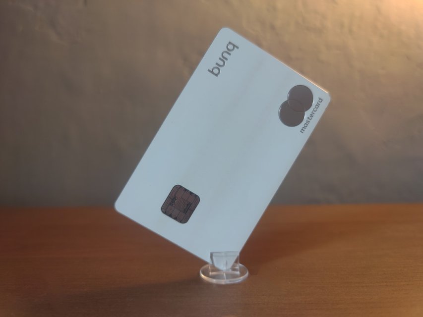 White bunq metal Mastercard we ordered for testing purposes.