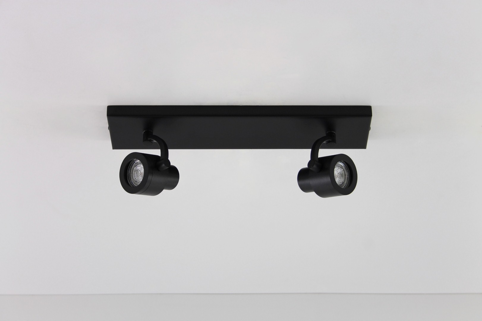 Opbouwspot zwart 2-lichts 39471 Opbouwspot zwart 2-lichts 39471