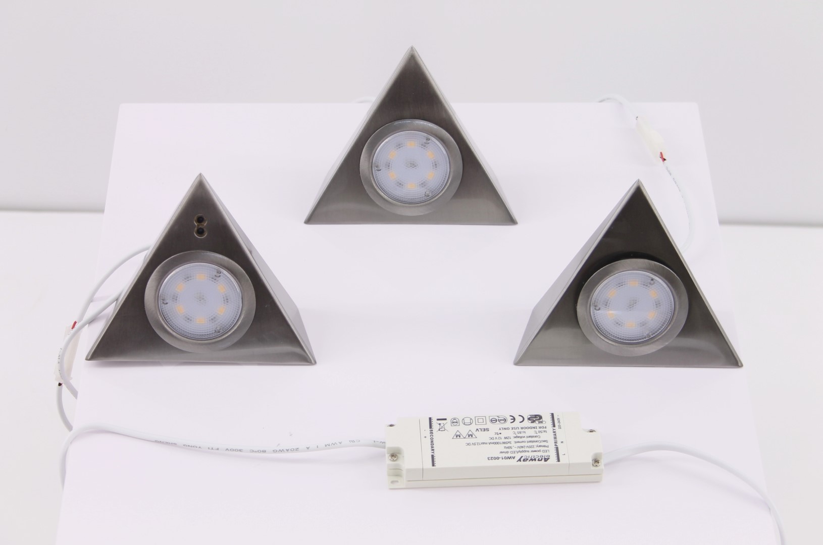 LED Keuken onderbouw verlichting driehoek rvs 38173 LED Keuken onderbouw verlichting driehoek rvs 38173