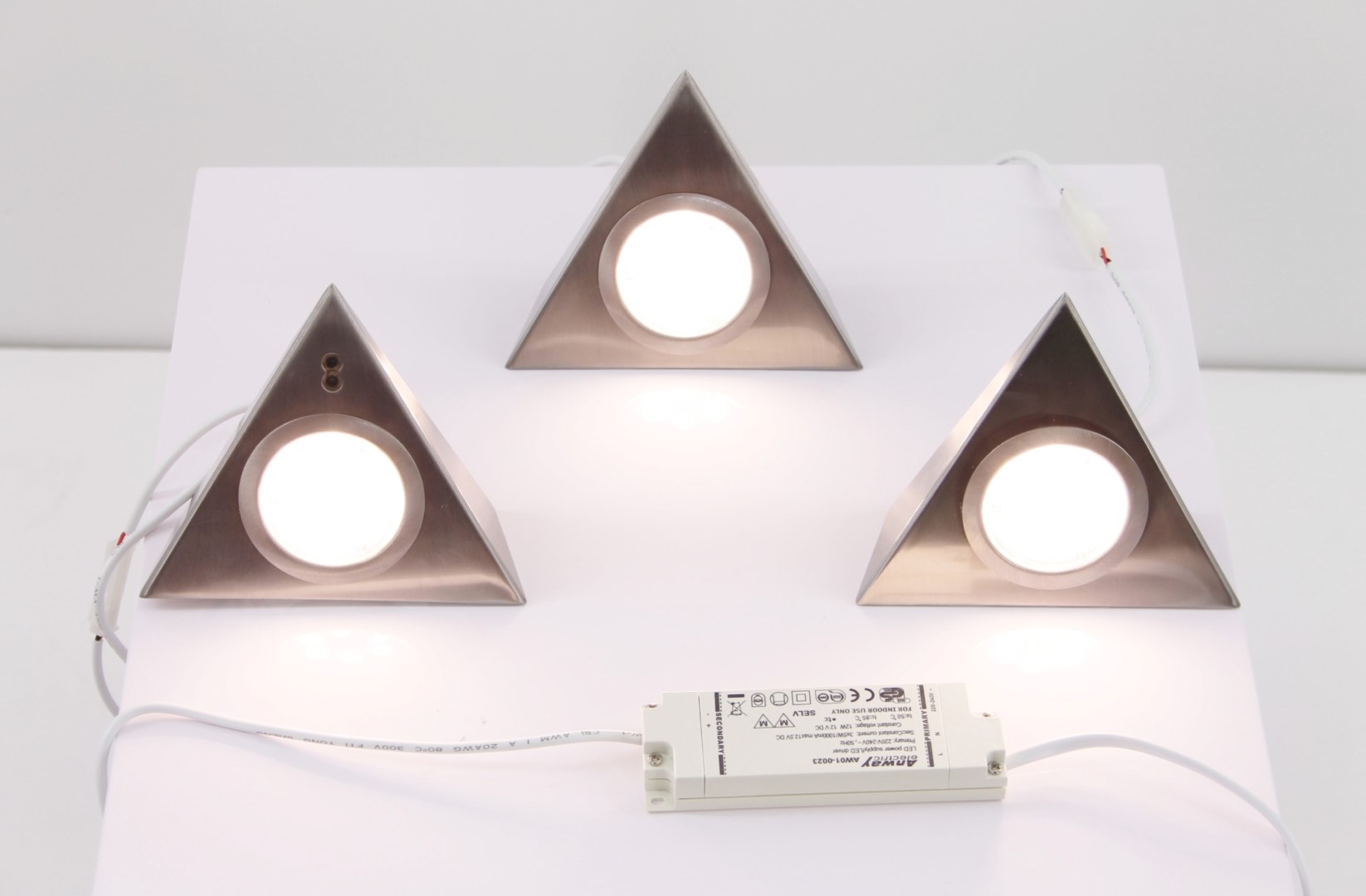 LED Keuken onderbouw verlichting driehoek rvs 38173 LED Keuken onderbouw verlichting driehoek rvs 38173