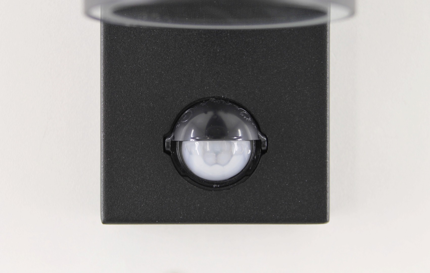 Buiten wandlamp zwart up / down met sensor 39546 Buiten wandlamp zwart up / down met sensor 39546