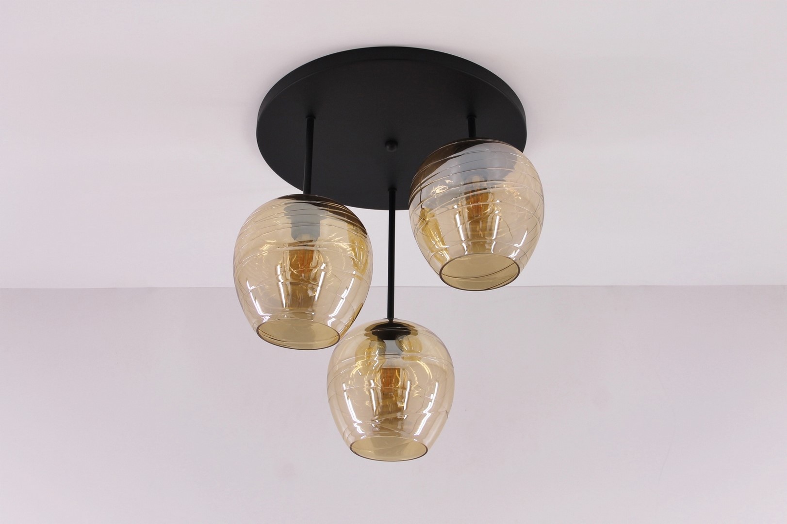 Sfeervolle plafondlamp 3-lichts rond / amberglas 50026 Sfeervolle plafondlamp 3-lichts rond / amberglas 50026