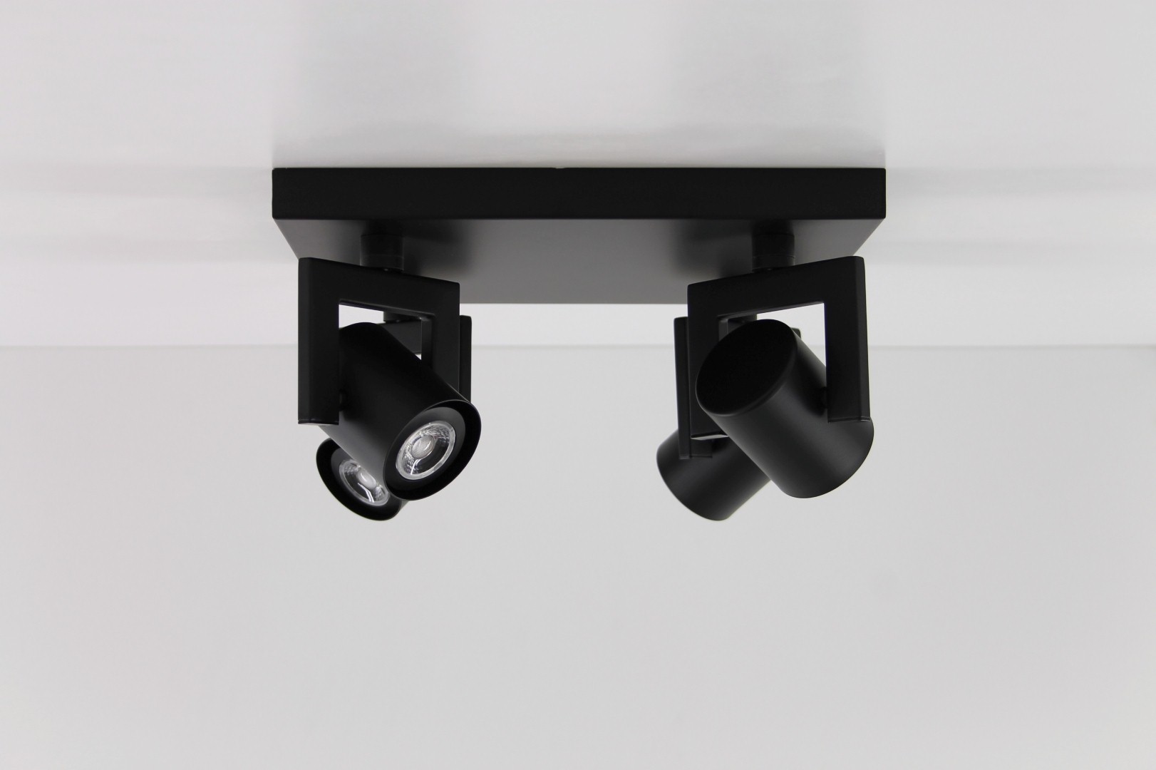 Opbouwspot zwart 4-lichts vierkant LED 39230 Opbouwspot zwart 4-lichts vierkant LED 39230