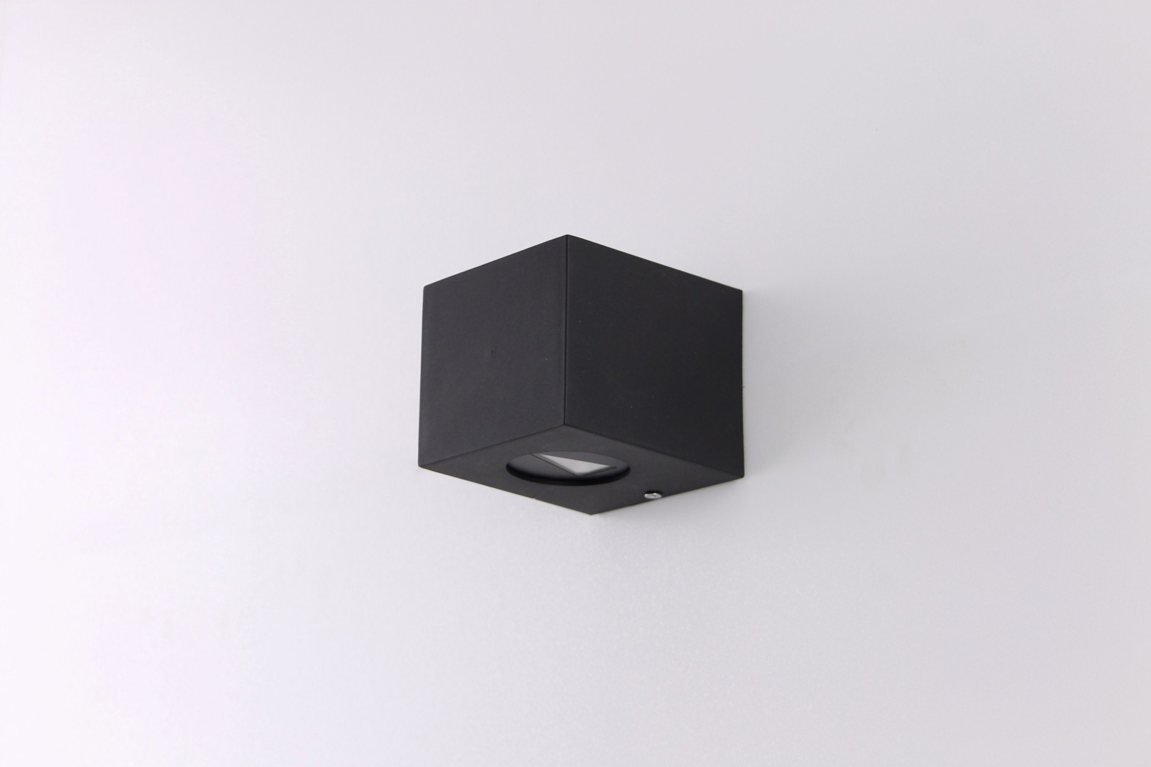Buiten wandlamp LED zwart up / down vierkant 41297 Buiten wandlamp LED zwart up / down vierkant 41297