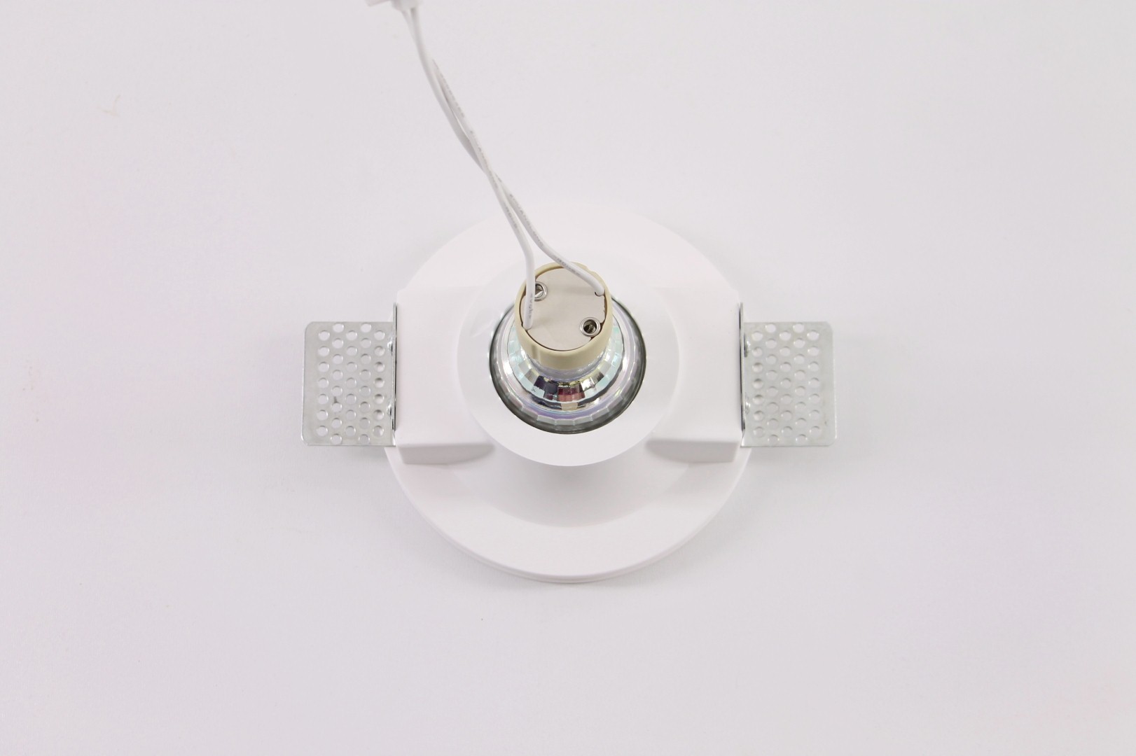 Trimless inbouwspot rond wit 10 cm dia. binnenmaat 41829 Trimless inbouwspot rond wit 10 cm dia. binnenmaat 41829