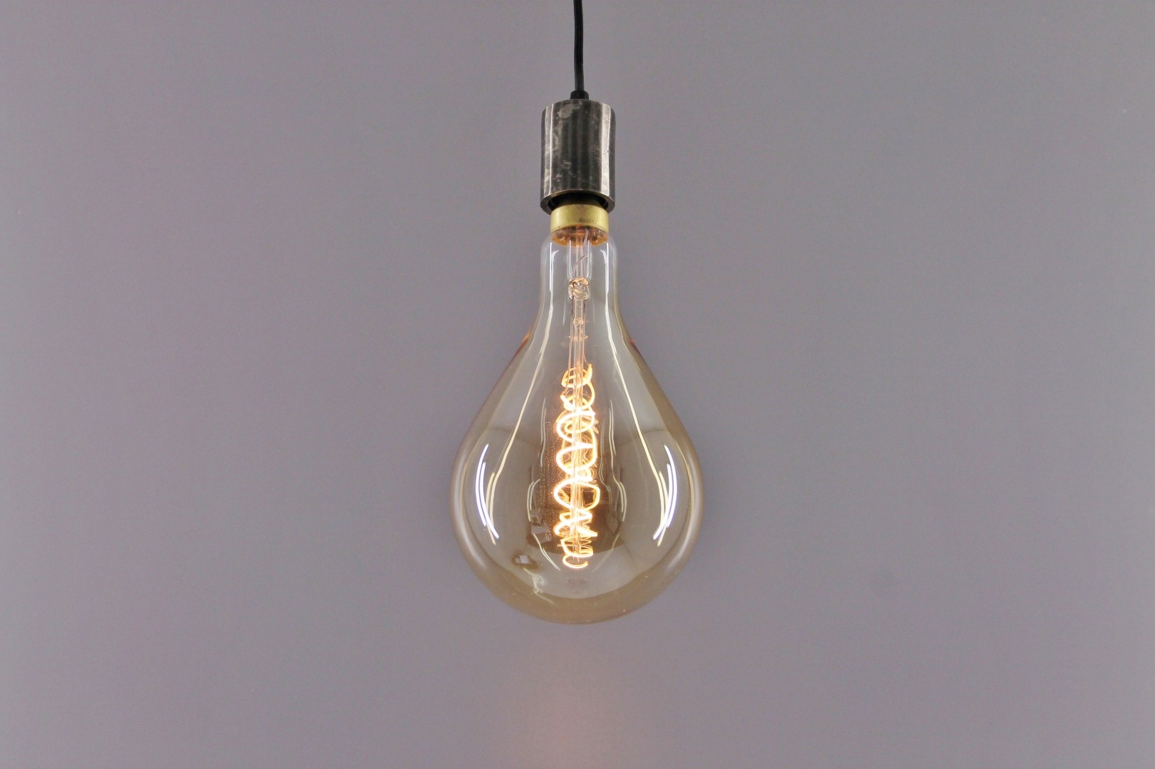 Verloren Netjes havik LED lamp 4 watt E27 goud 16cm dimbaar