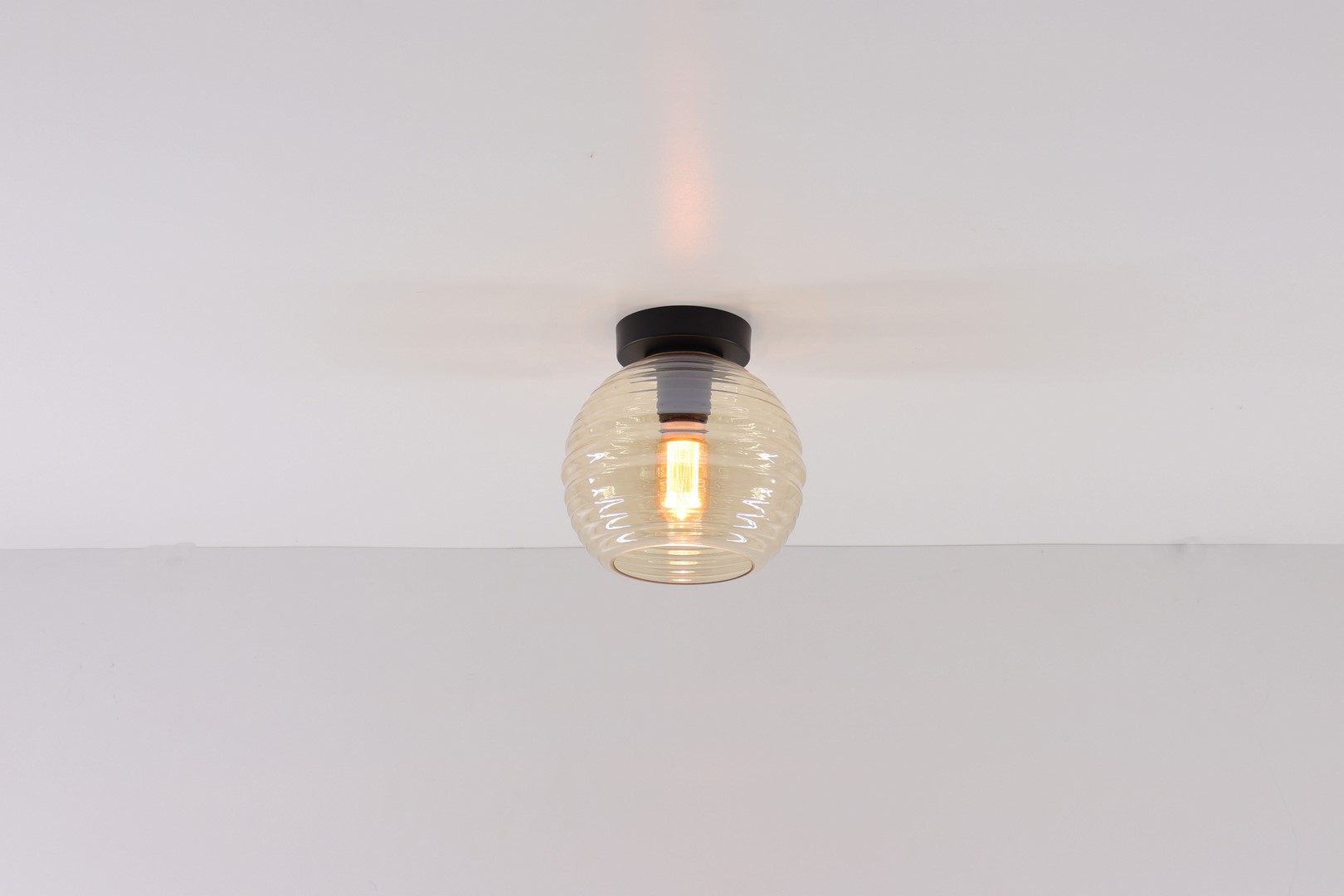 Plafondlamp amber bol goud zwart 50057 Plafondlamp amber bol goud zwart 50057
