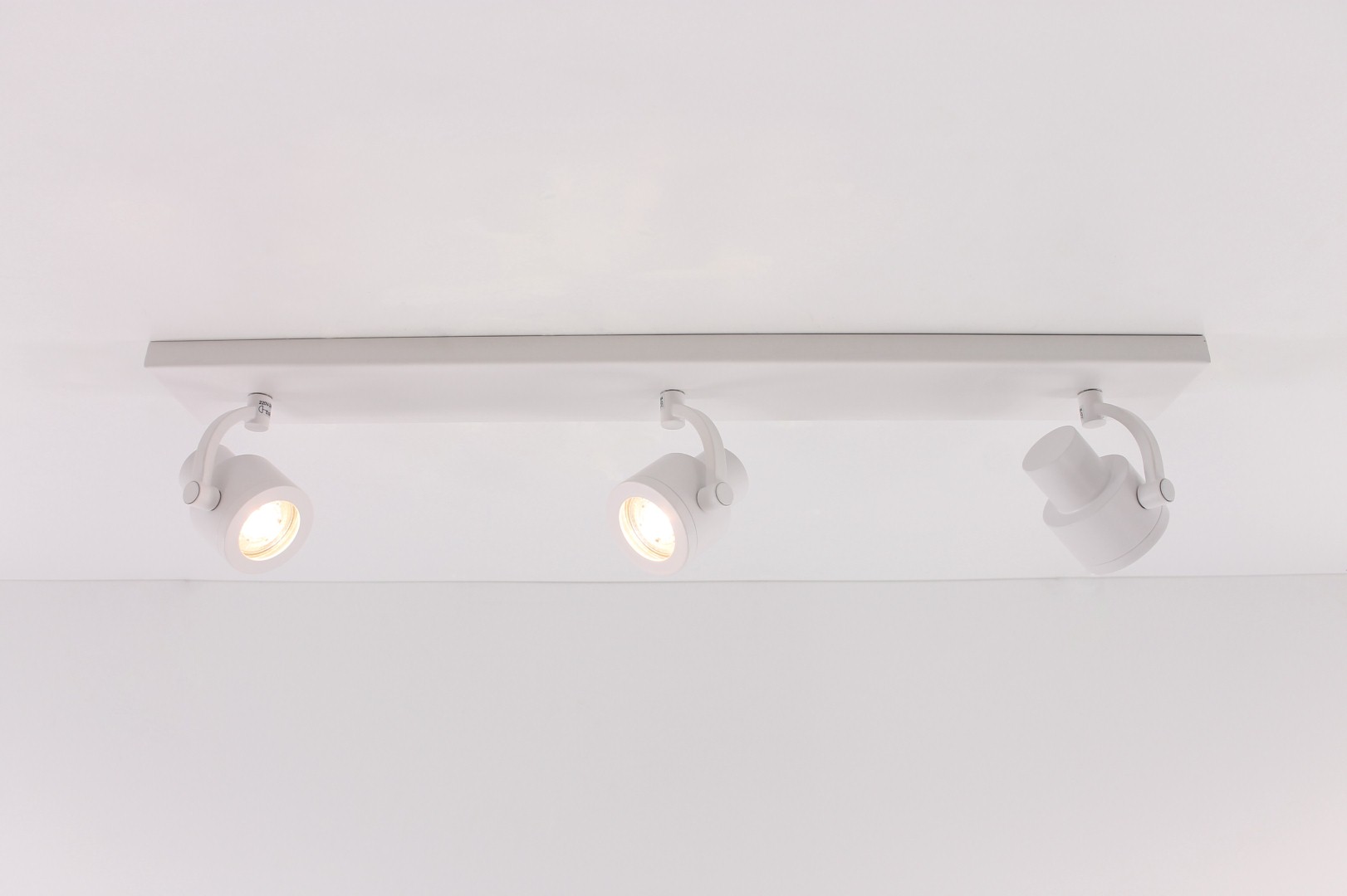 Opbouwspot wit 3-lichts 38671 Opbouwspot wit 3-lichts 38671