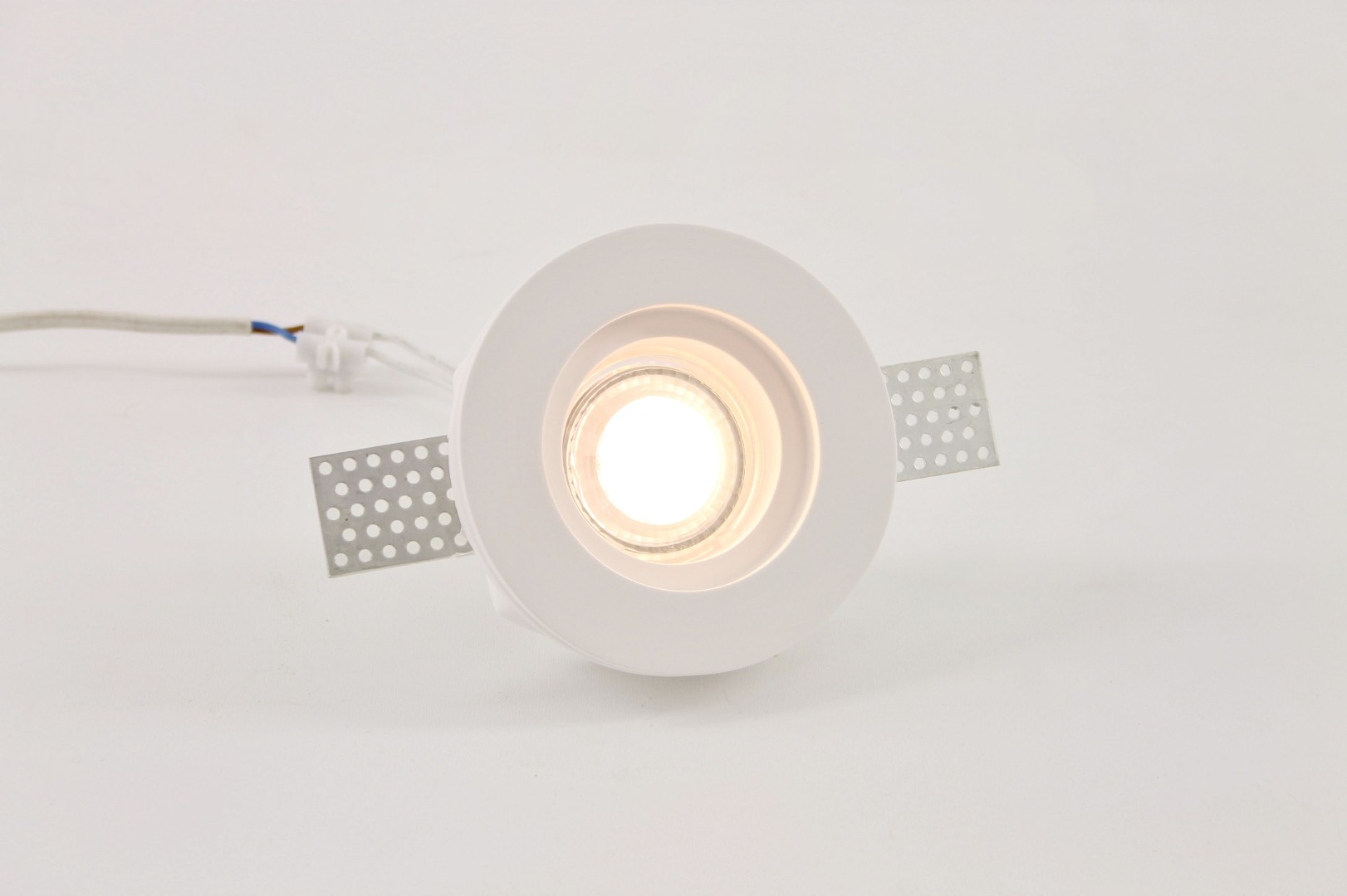 Trimless inbouwspot rond wit 6,5 cm diameter binnenmaat 41827 Trimless inbouwspot rond wit 6,5 cm diameter binnenmaat 41827
