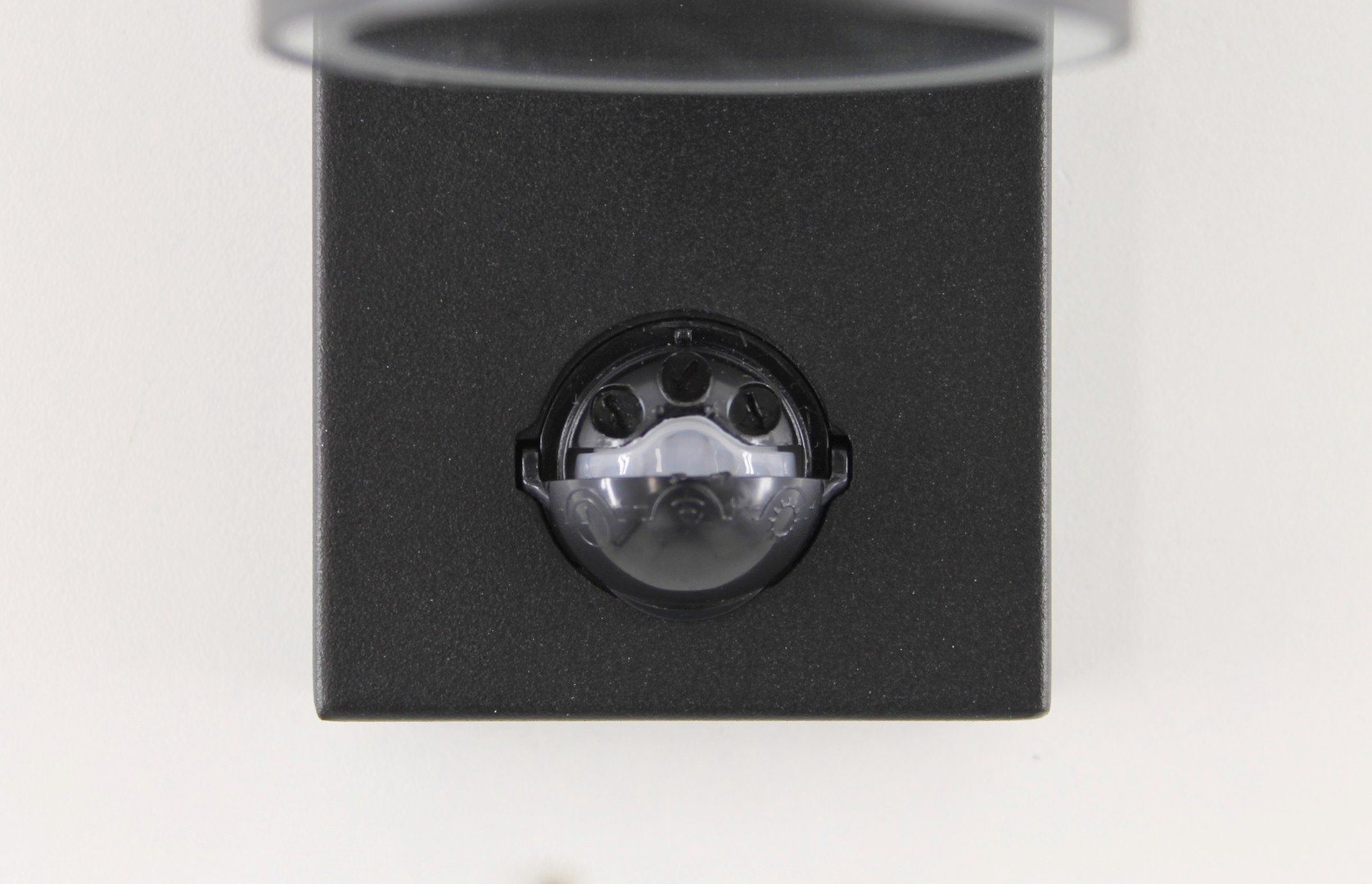 Buiten wandlamp zwart up / down met sensor 39546 Buiten wandlamp zwart up / down met sensor 39546