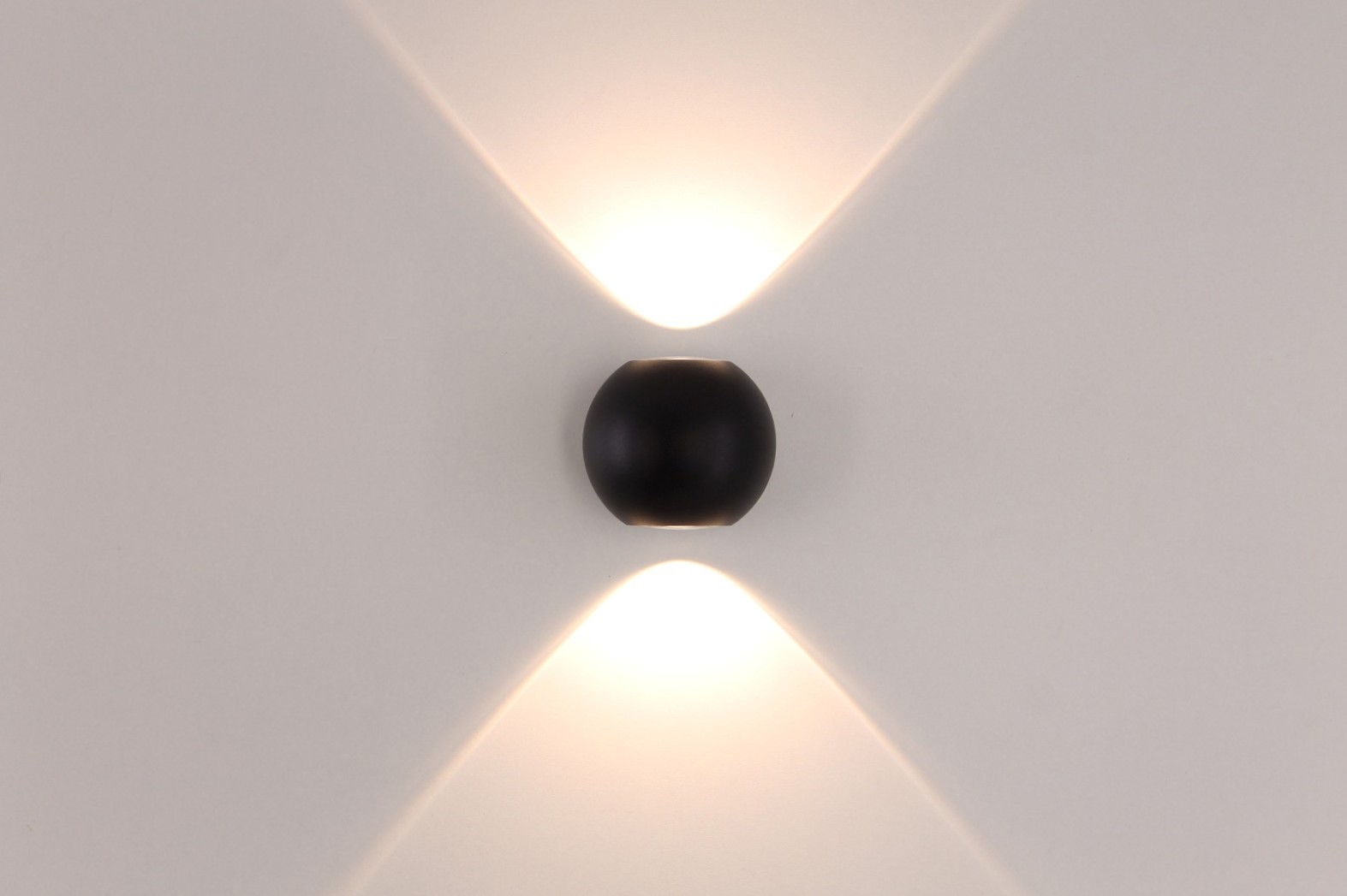Wandlamp bol zwart LED 41512 Wandlamp bol zwart LED 41512