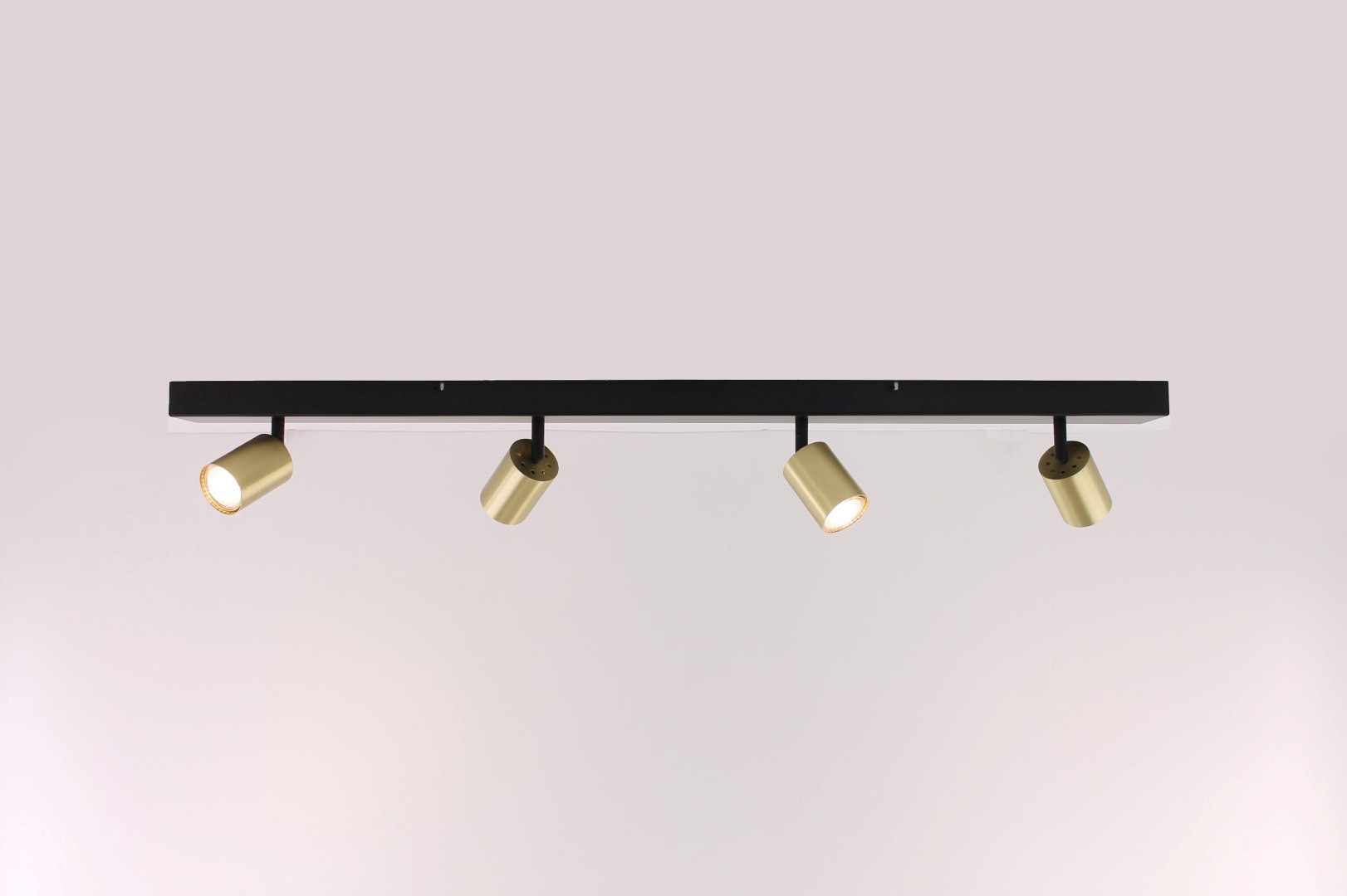 Opbouwspot zwart / goud 4-lichts balk 42067 Opbouwspot zwart / goud 4-lichts balk 42067