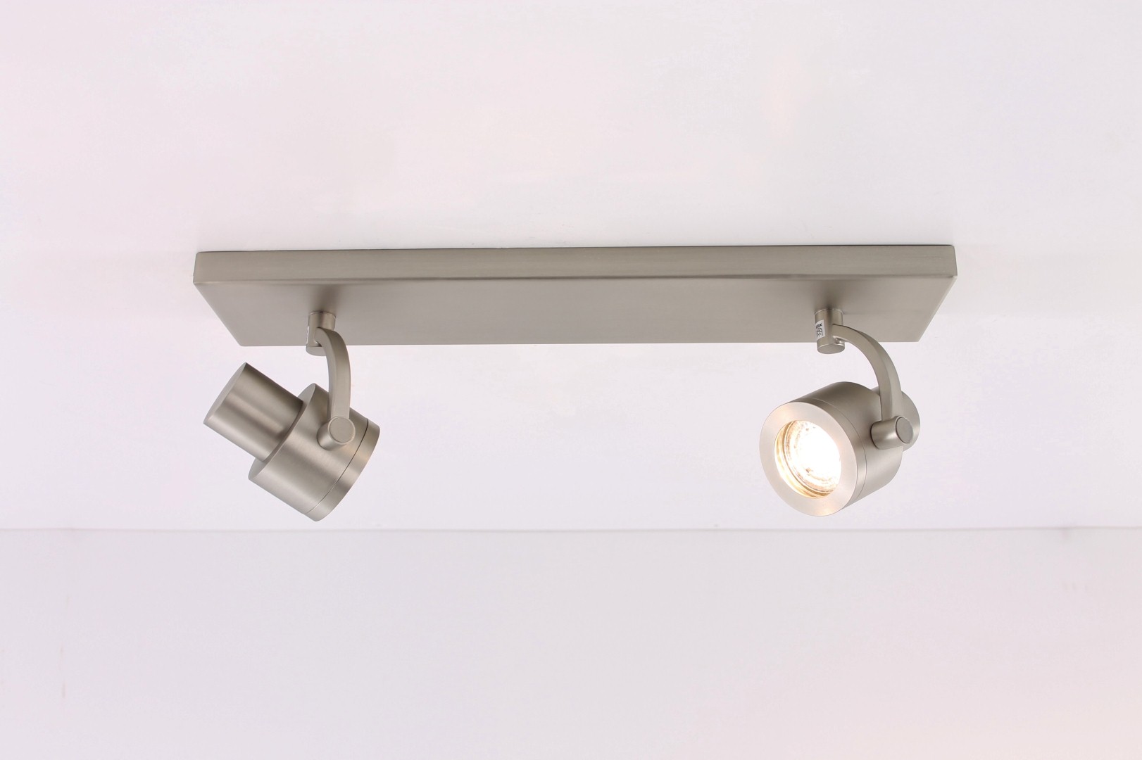 Opbouwspot rvs 2-lichts LED 38670 Opbouwspot rvs 2-lichts LED 38670