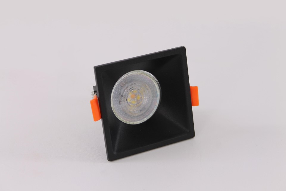 Inbouwspot vierkant zwart 7,5 x 7,5 cm 42731 Inbouwspot vierkant zwart 7,5 x 7,5 cm 42731