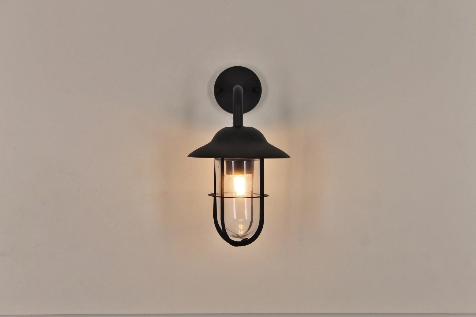 Buiten wandlamp zwart neerwaarts 40262 Buiten wandlamp zwart neerwaarts 40262
