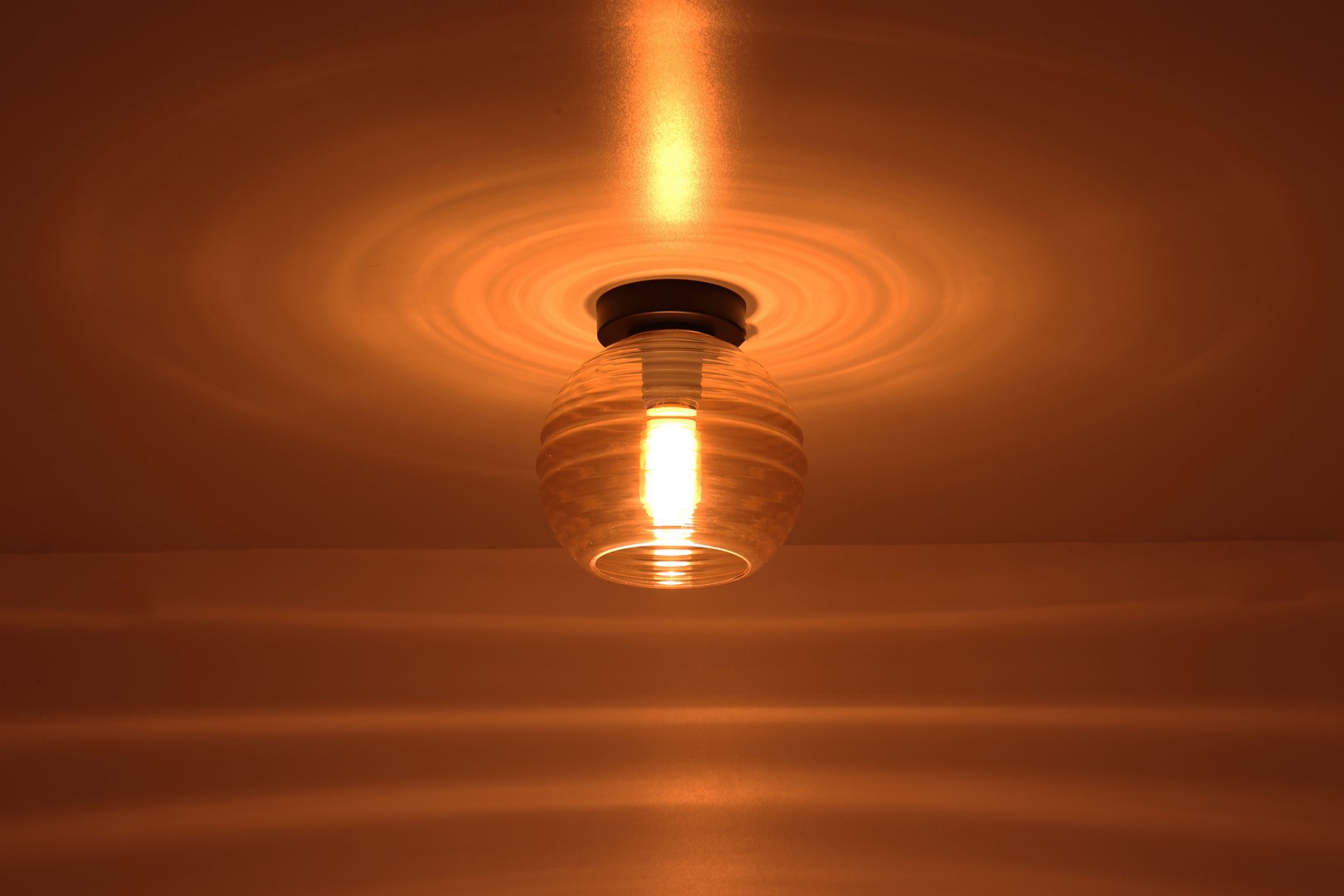 Plafondlamp amber bol goud zwart 50057 Plafondlamp amber bol goud zwart 50057