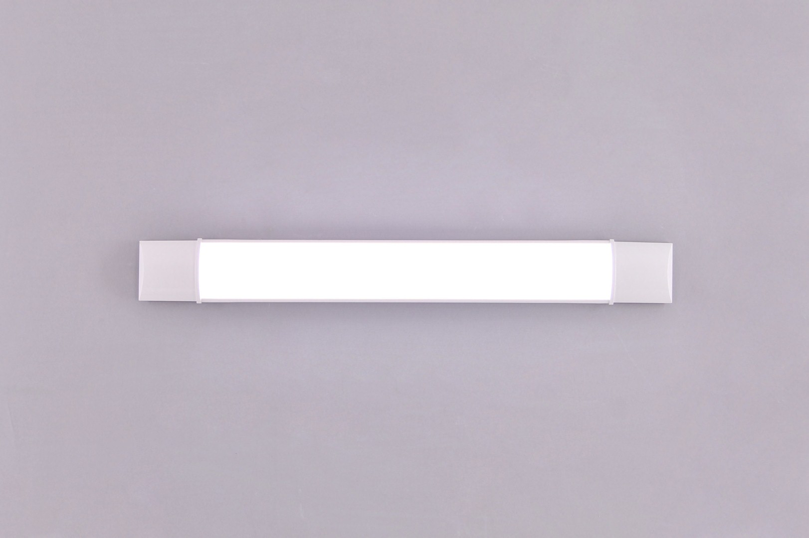 plafondlamp strak wit armatuur kort 40489 plafondlamp strak wit armatuur kort 40489