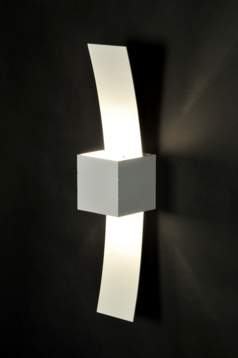 Wandlamp blok wit lang 33901 Wandlamp blok wit lang 33901