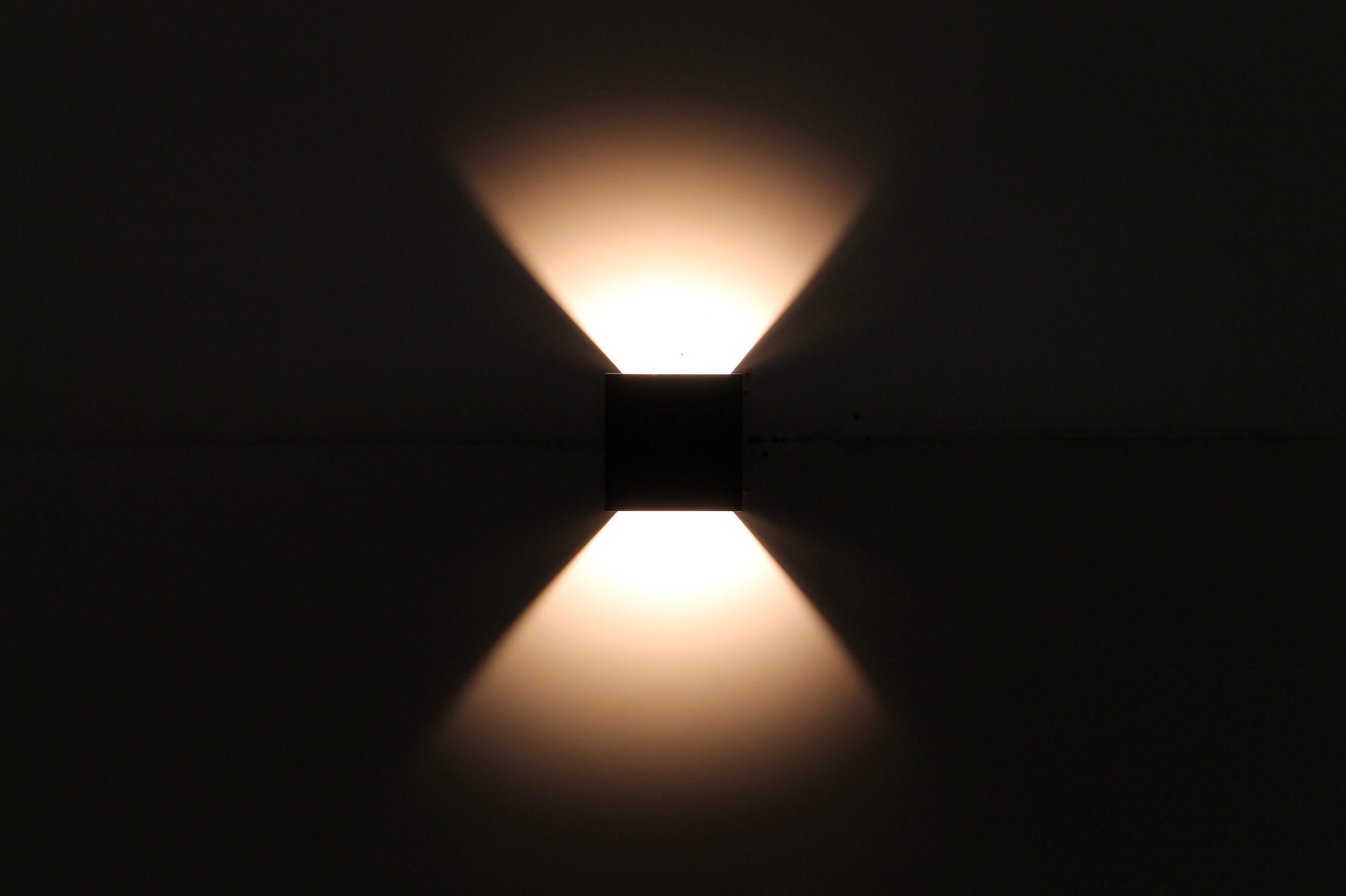 Wandlamp blok LED zwart 41694 Wandlamp blok LED zwart 41694
