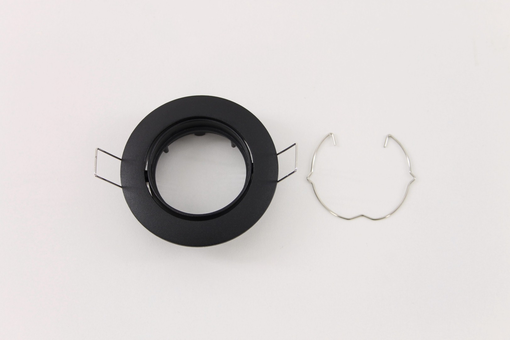 Inbouwspot rond zwart diameter 8,2 cm 39682 Inbouwspot rond zwart diameter 8,2 cm 39682