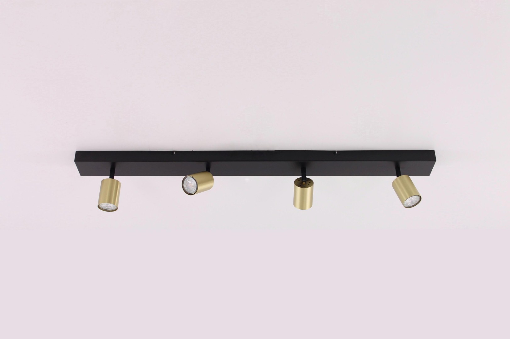 Opbouwspot zwart / goud 4-lichts balk 42067 Opbouwspot zwart / goud 4-lichts balk 42067