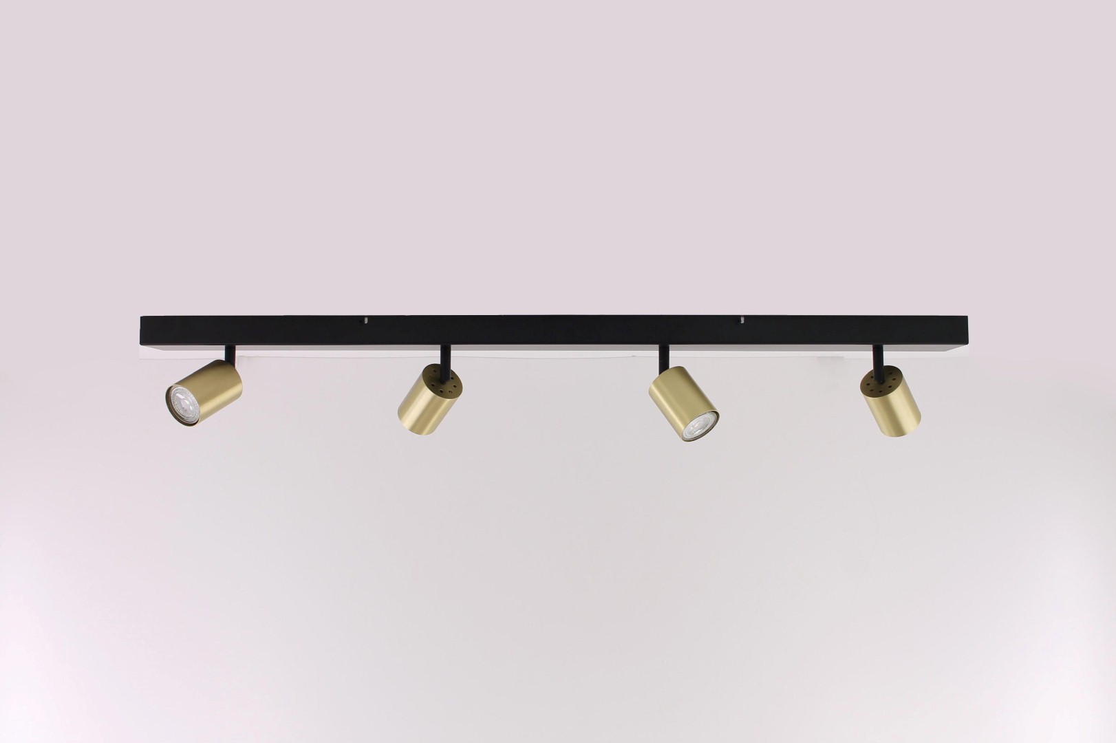 Opbouwspot zwart / goud 4-lichts balk 42067 Opbouwspot zwart / goud 4-lichts balk 42067