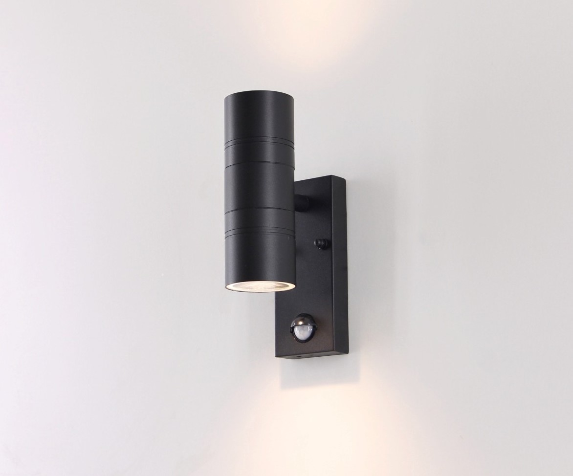 Buiten wandlamp zwart up / down met sensor 39546 Buiten wandlamp zwart up / down met sensor 39546